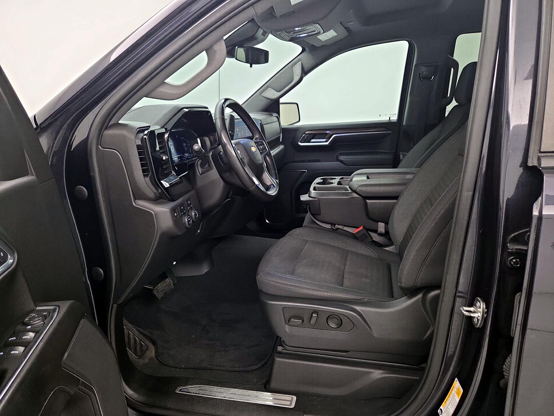 Thumbnail: 2023 Chevrolet Silverado 1500 - 11