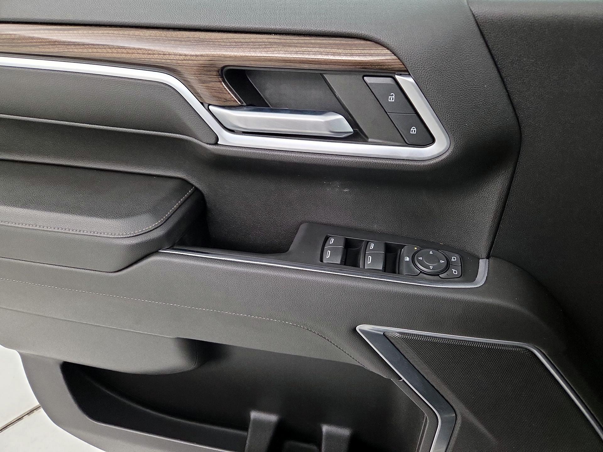 Thumbnail: 2022 Chevrolet Silverado 1500 - 12