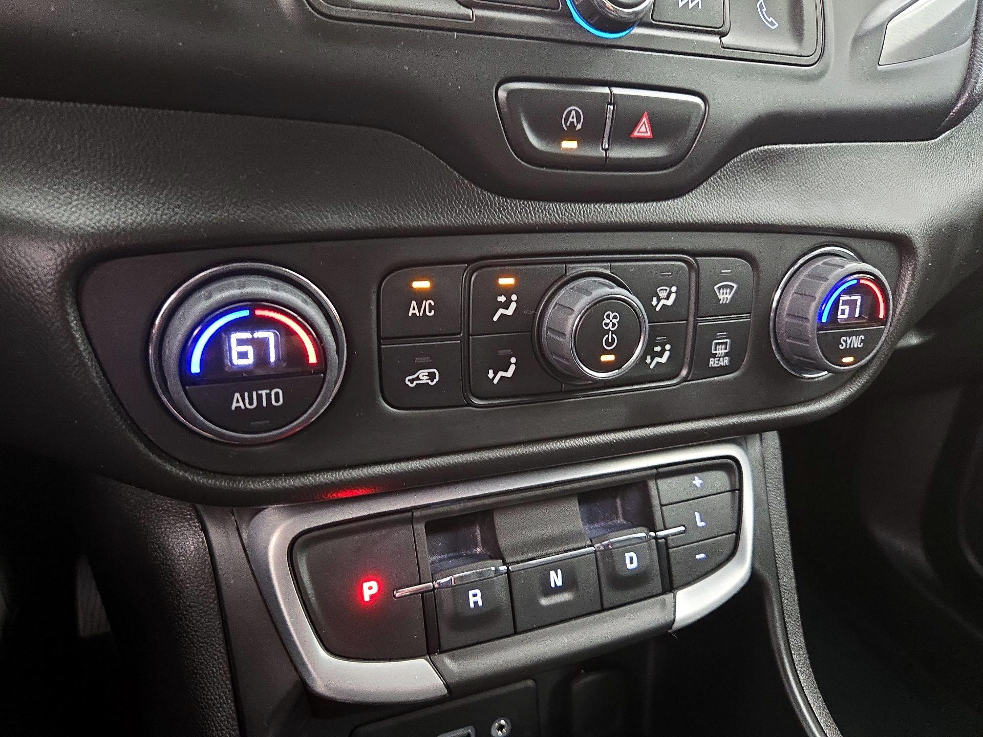 Thumbnail: 2022 GMC Terrain - 16