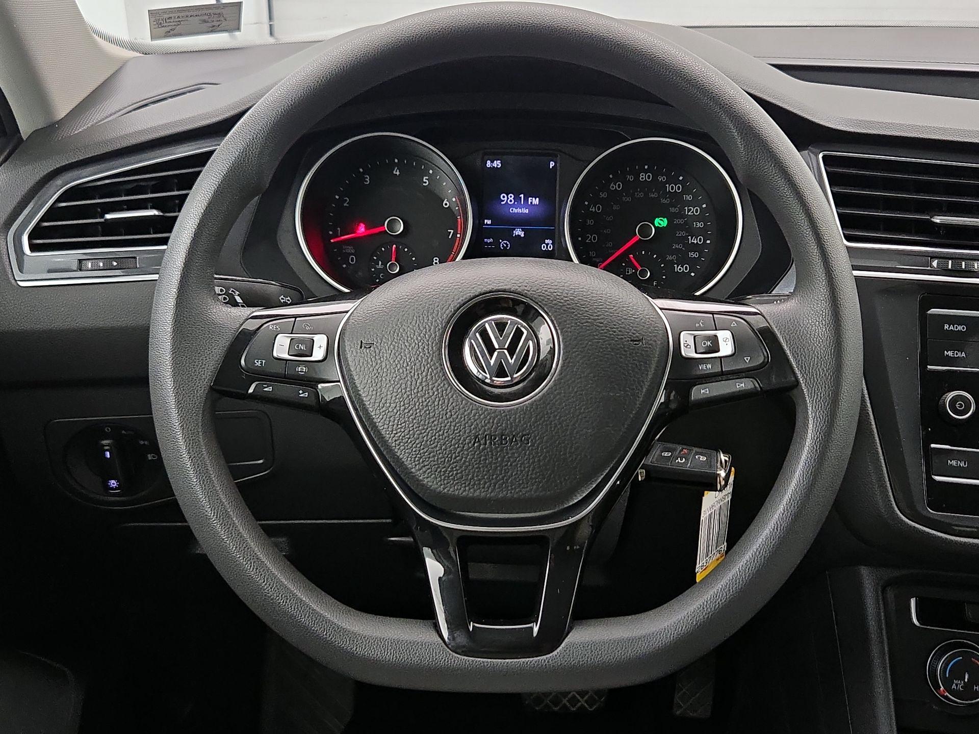 Thumbnail: 2021 Volkswagen Tiguan - 10