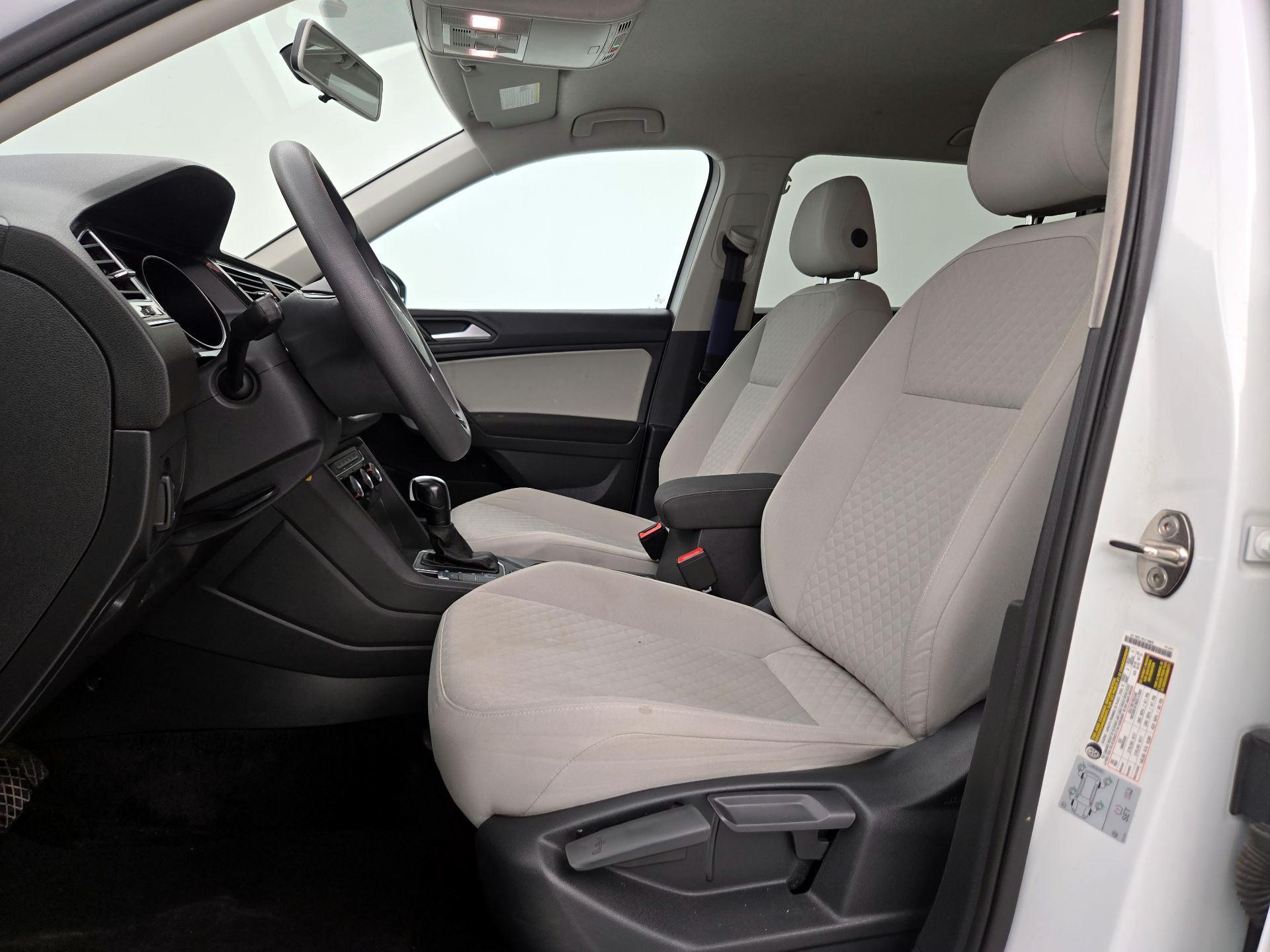 Thumbnail: 2021 Volkswagen Tiguan - 11
