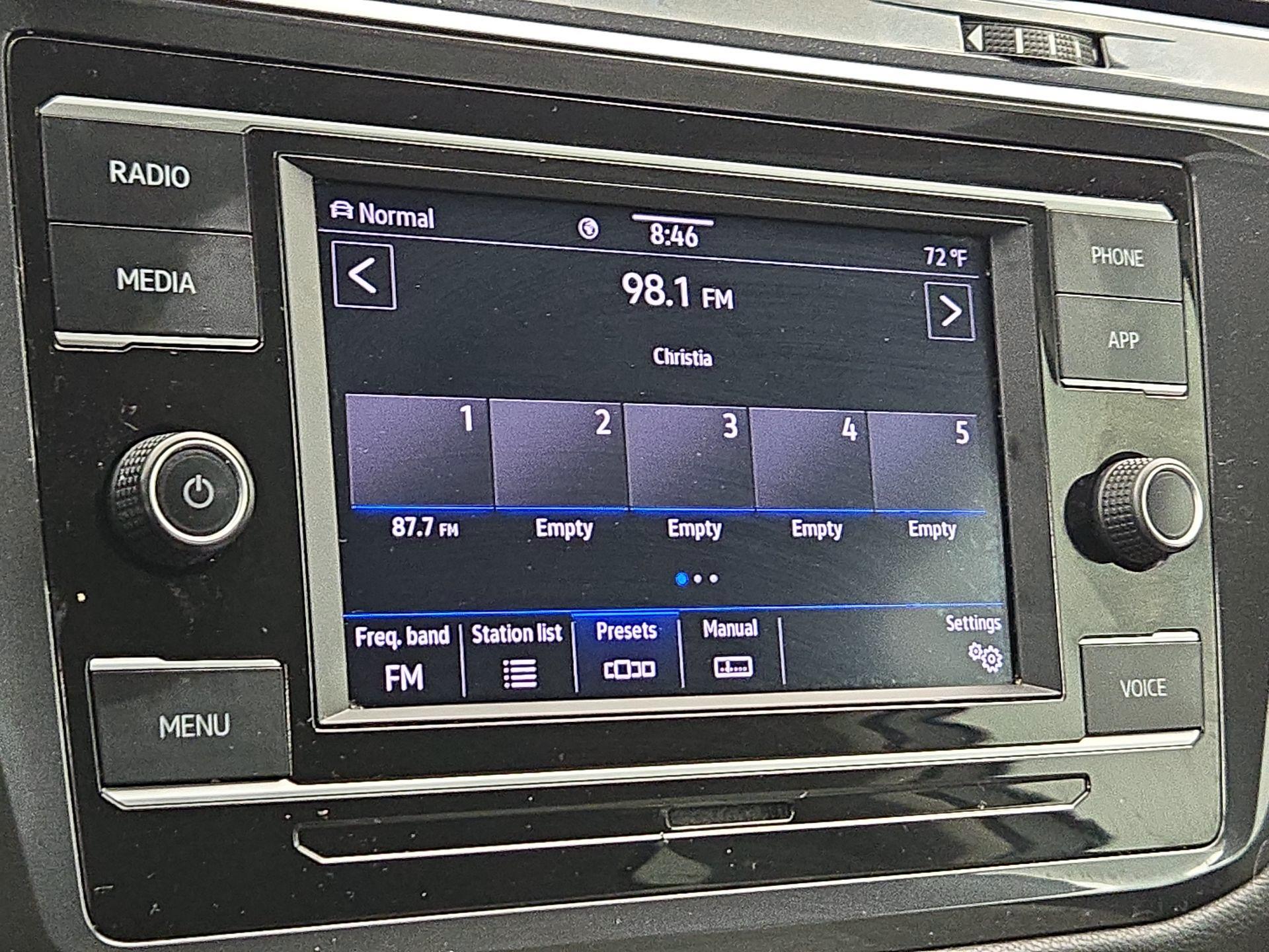 Thumbnail: 2021 Volkswagen Tiguan - 15