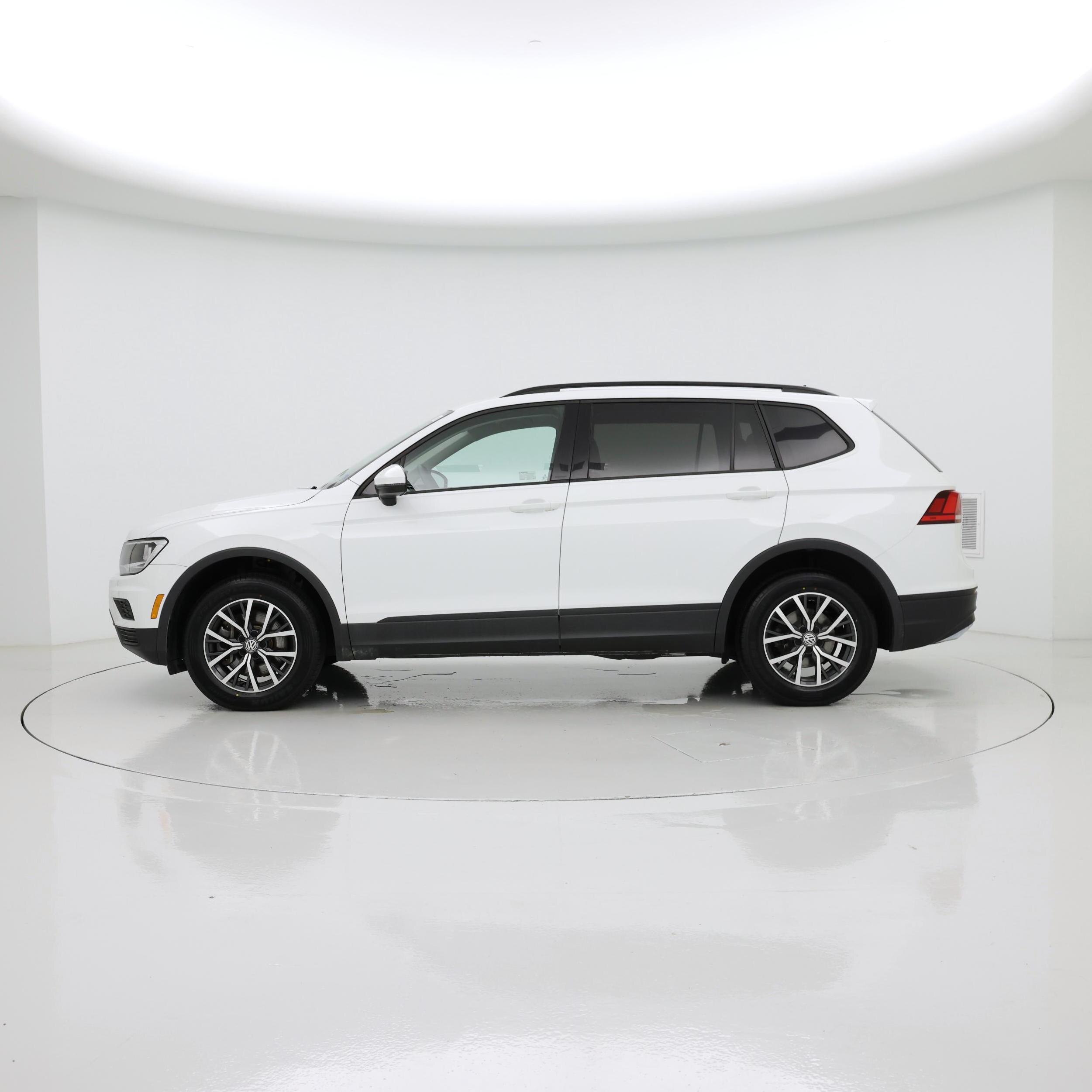 Thumbnail: 2021 Volkswagen Tiguan - 3