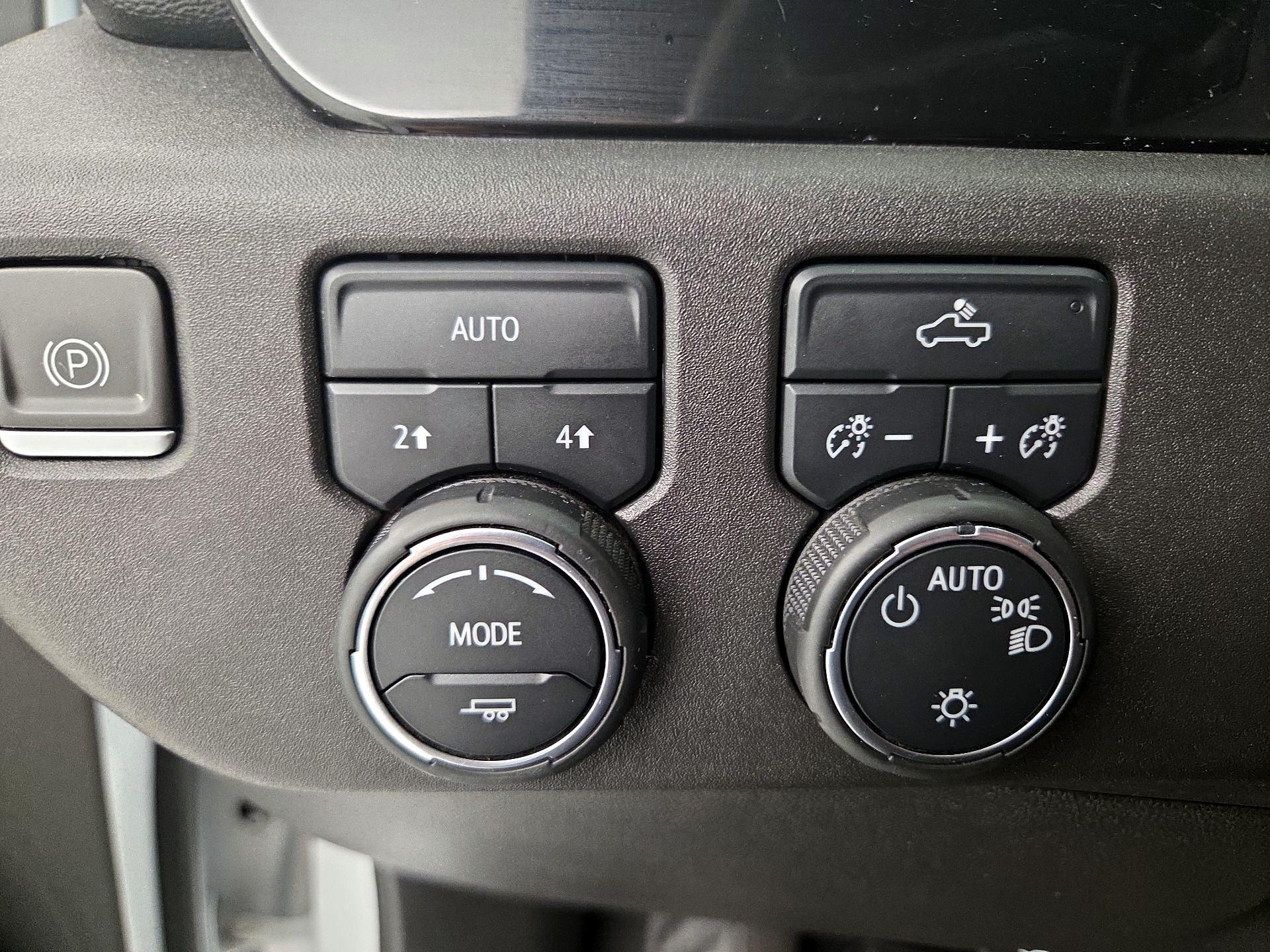 Thumbnail: 2023 Chevrolet Silverado 1500 - 13