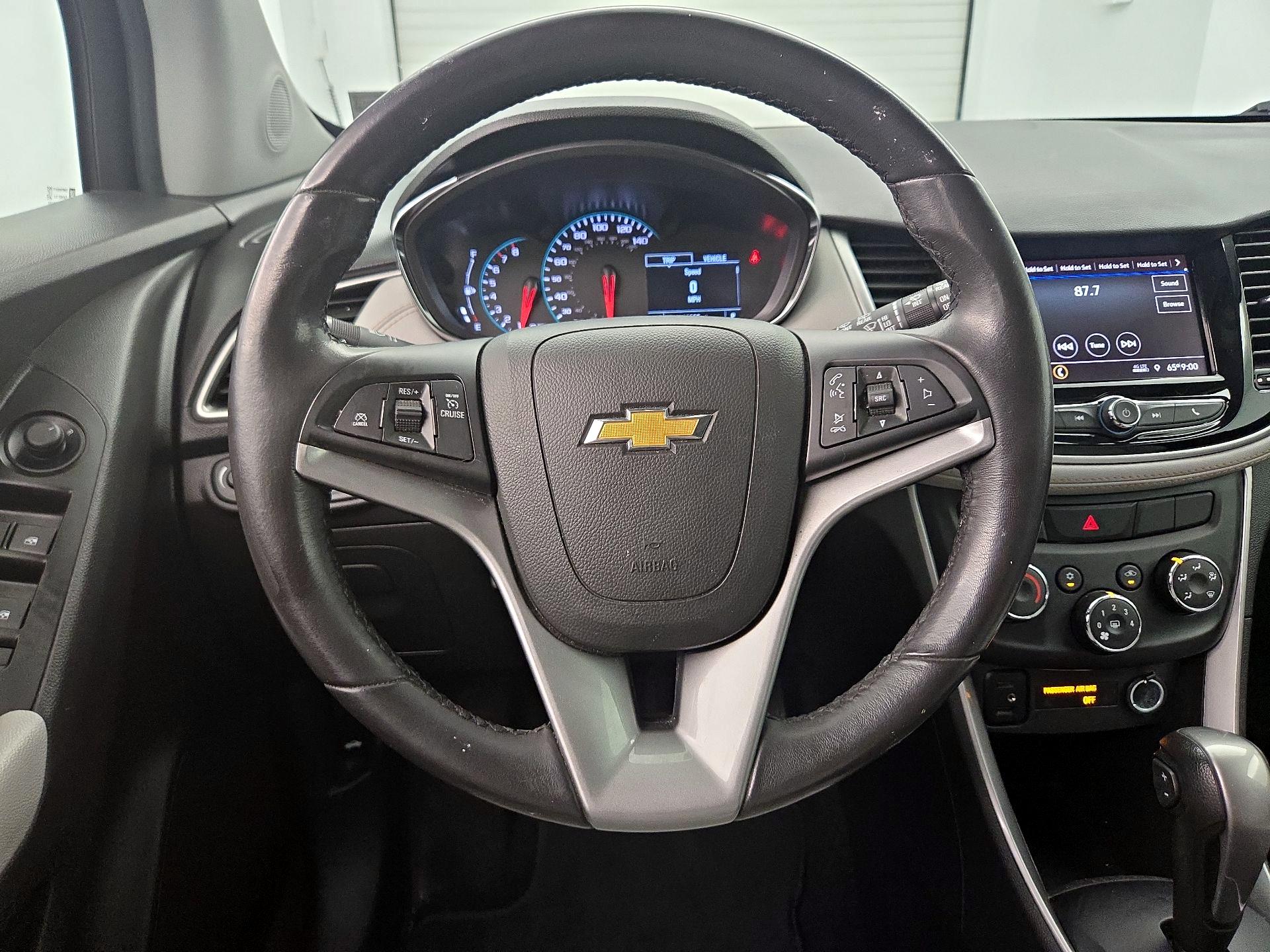 Thumbnail: 2022 Chevrolet Trax - 10