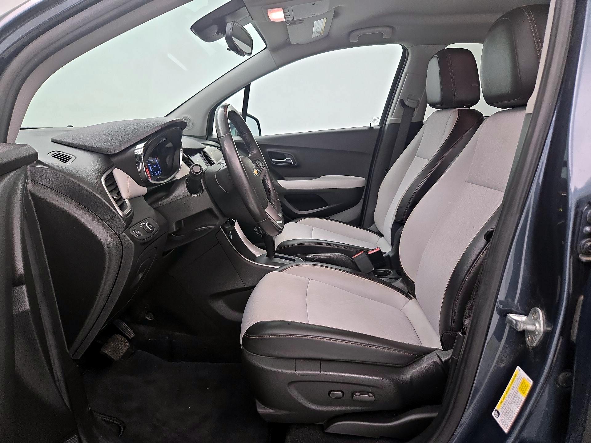 Thumbnail: 2022 Chevrolet Trax - 11