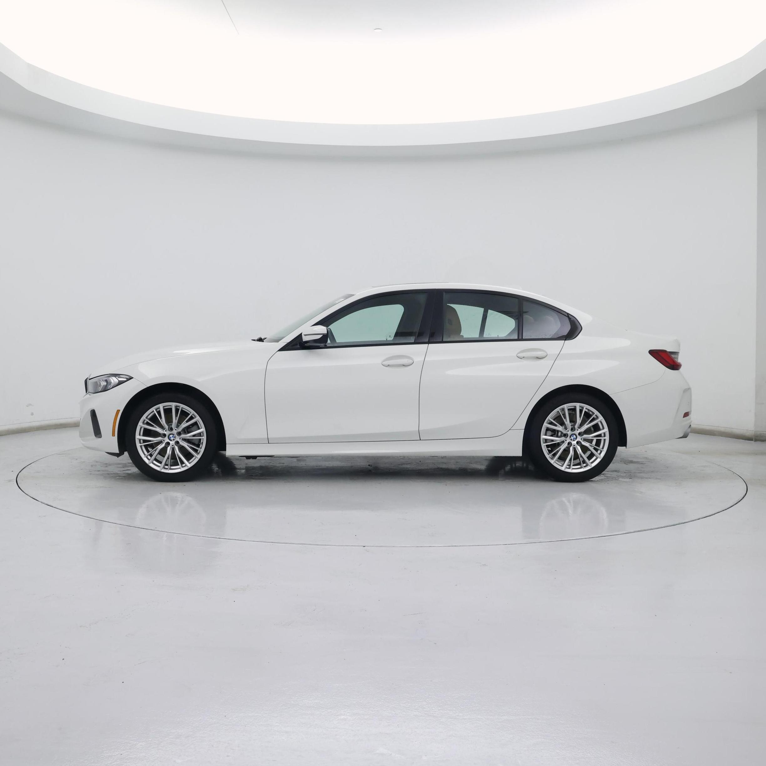 Thumbnail: 2023 BMW 3 Series - 3