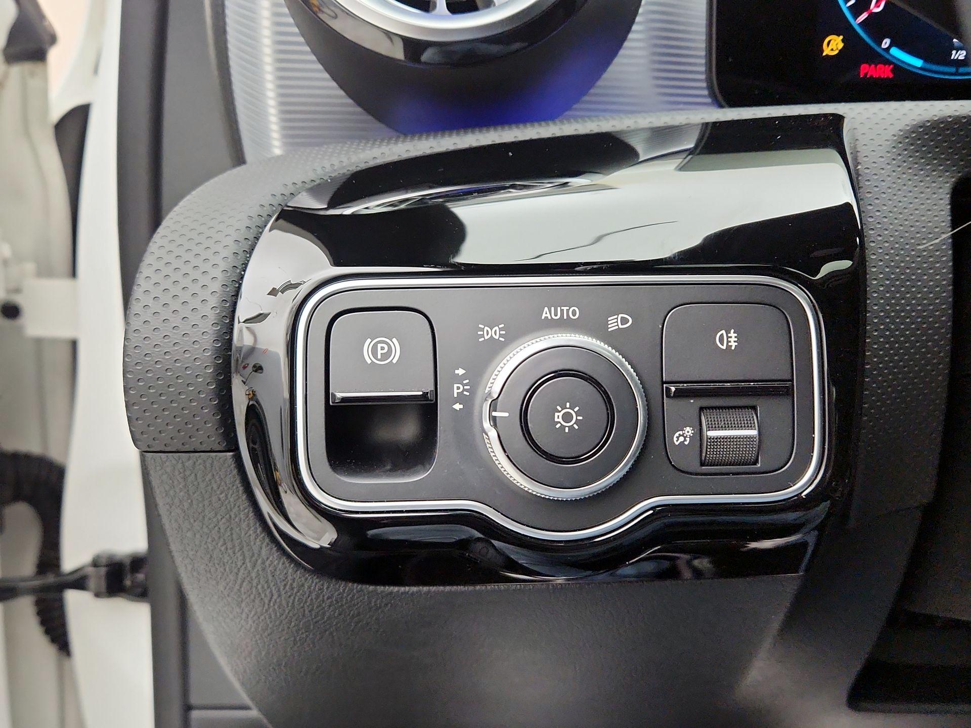 Thumbnail: 2022 Mercedes-Benz A-Class - 13