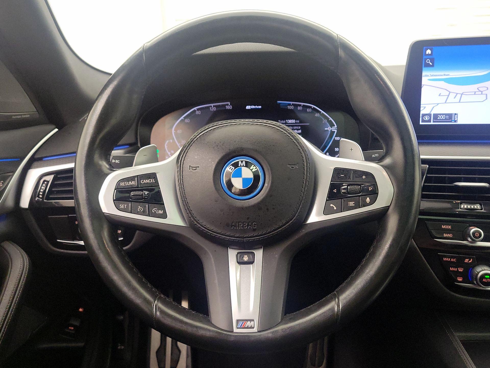Thumbnail: 2023 BMW 5 Series - 10