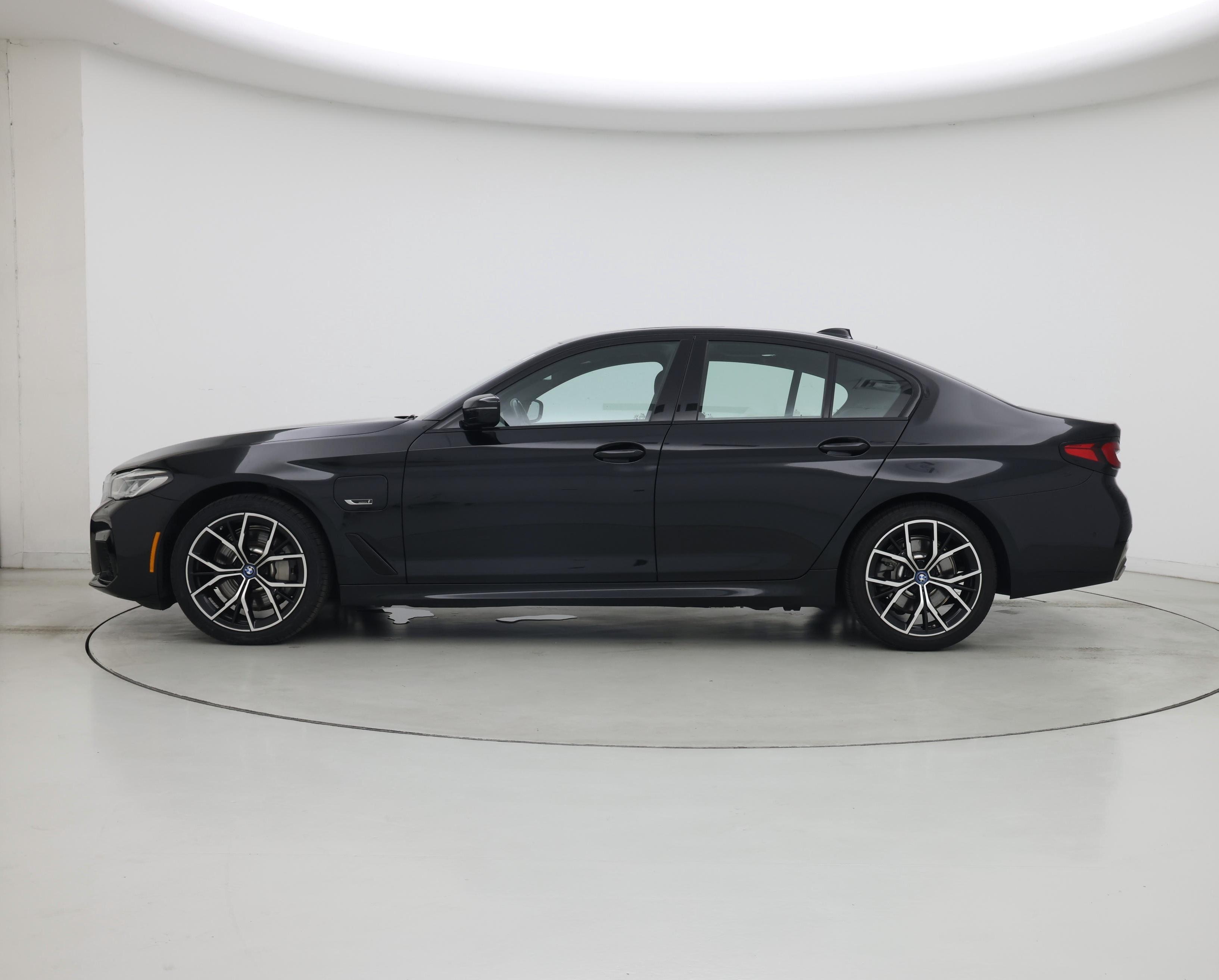 Thumbnail: 2023 BMW 5 Series - 3