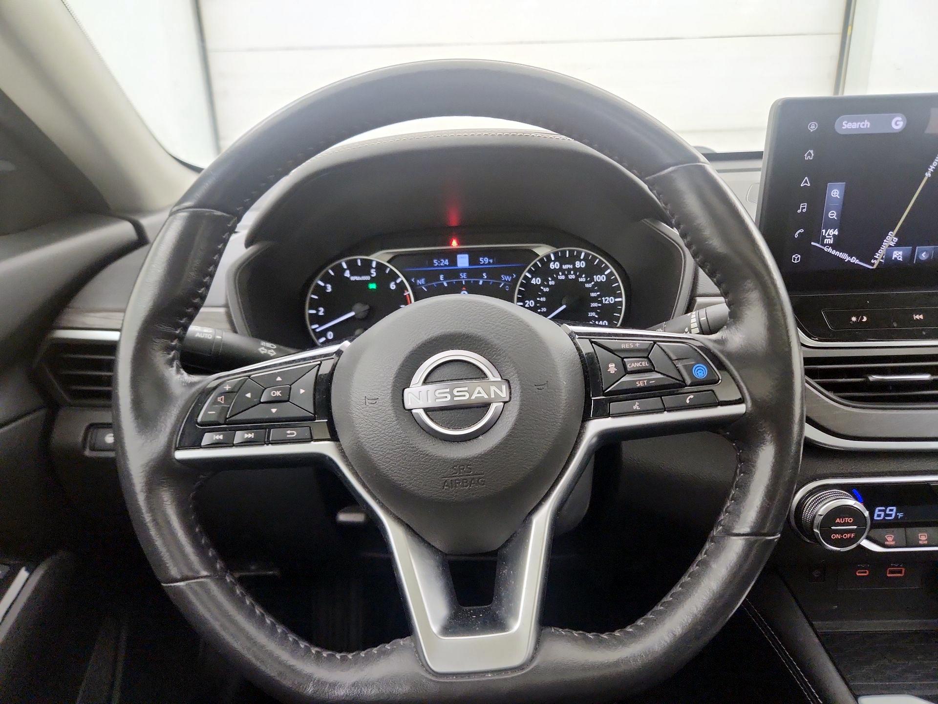 Thumbnail: 2023 Nissan Altima - 10