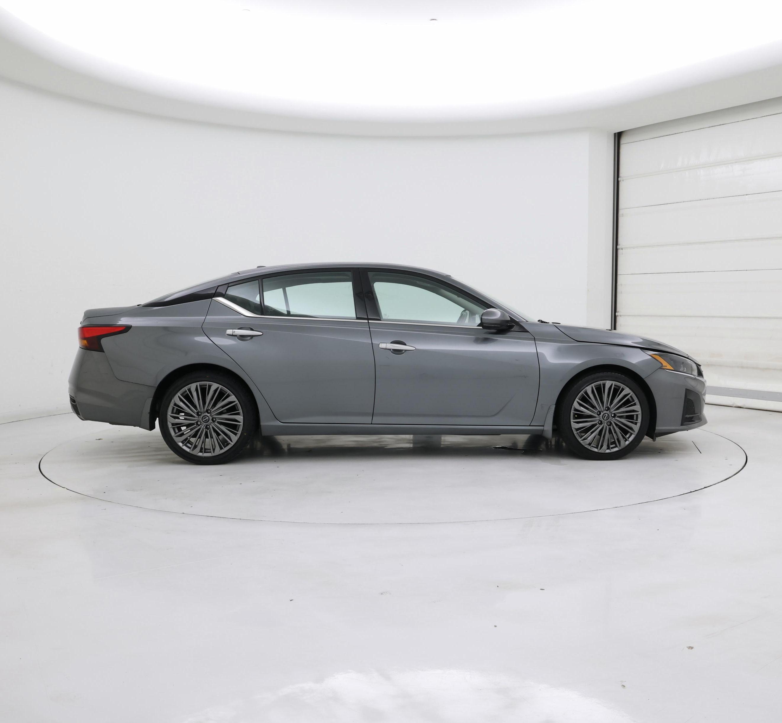 Thumbnail: 2023 Nissan Altima - 7