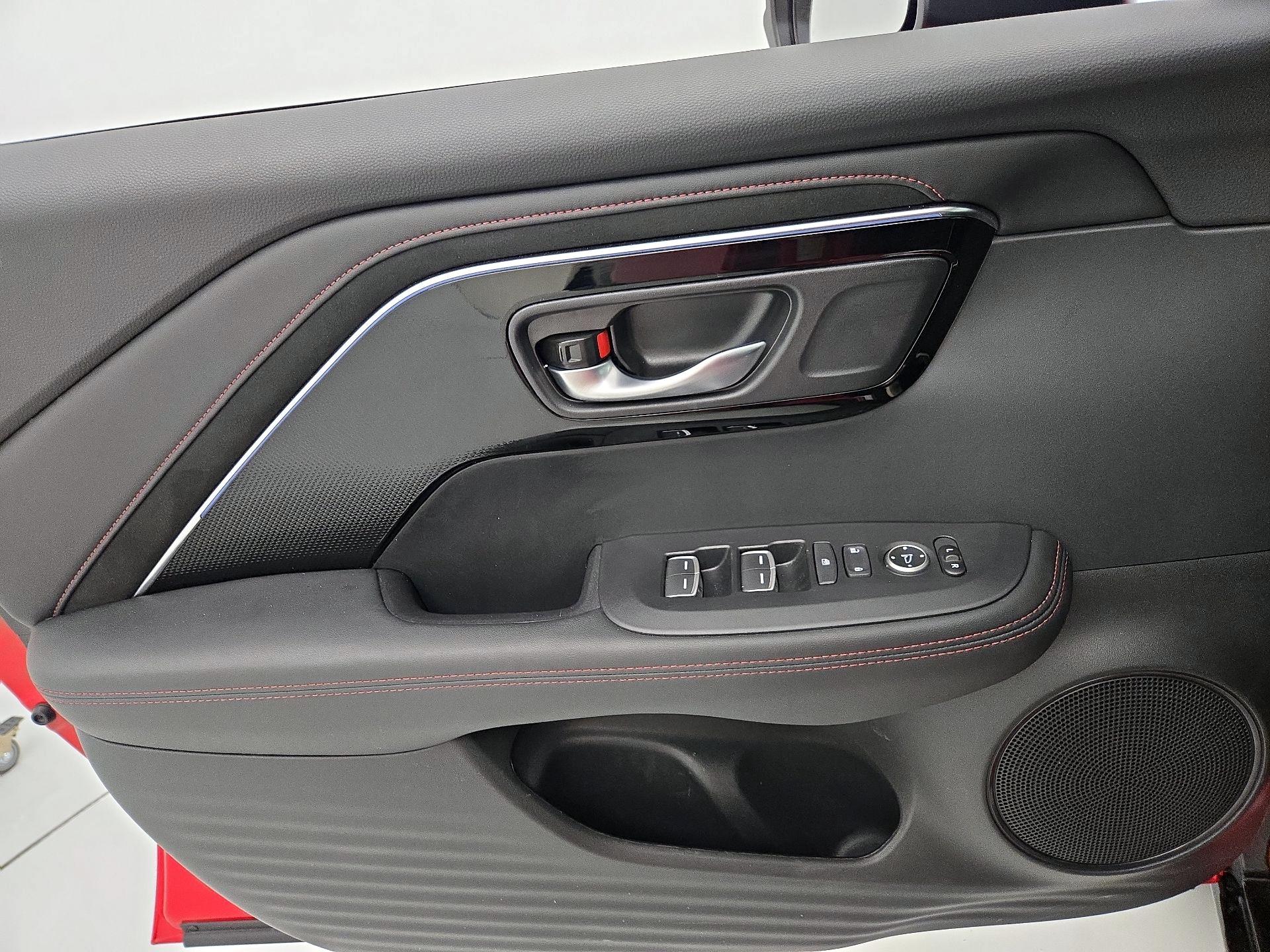 Thumbnail: 2025 Acura ADX - 12