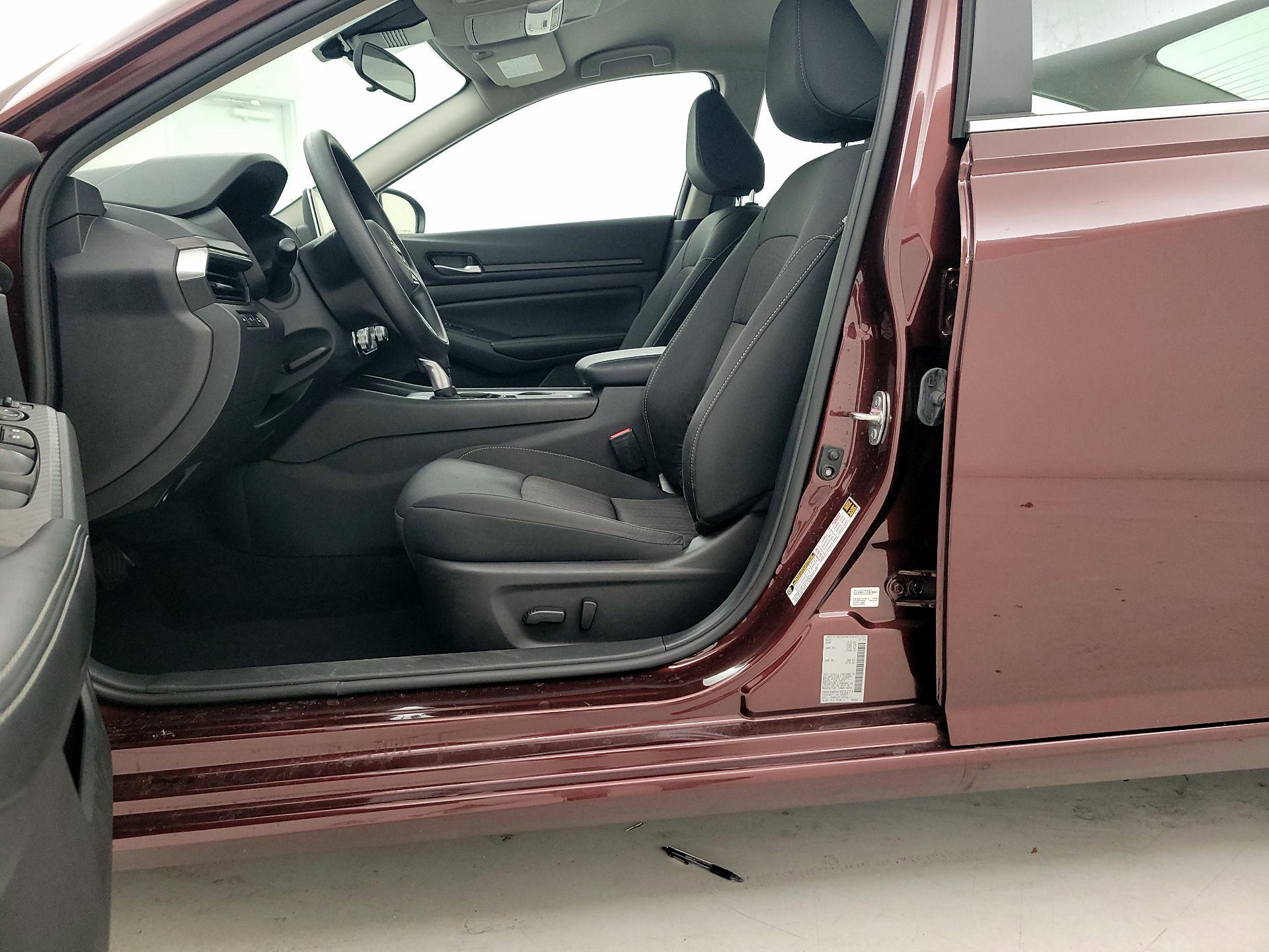 Thumbnail: 2025 Nissan Altima - 9