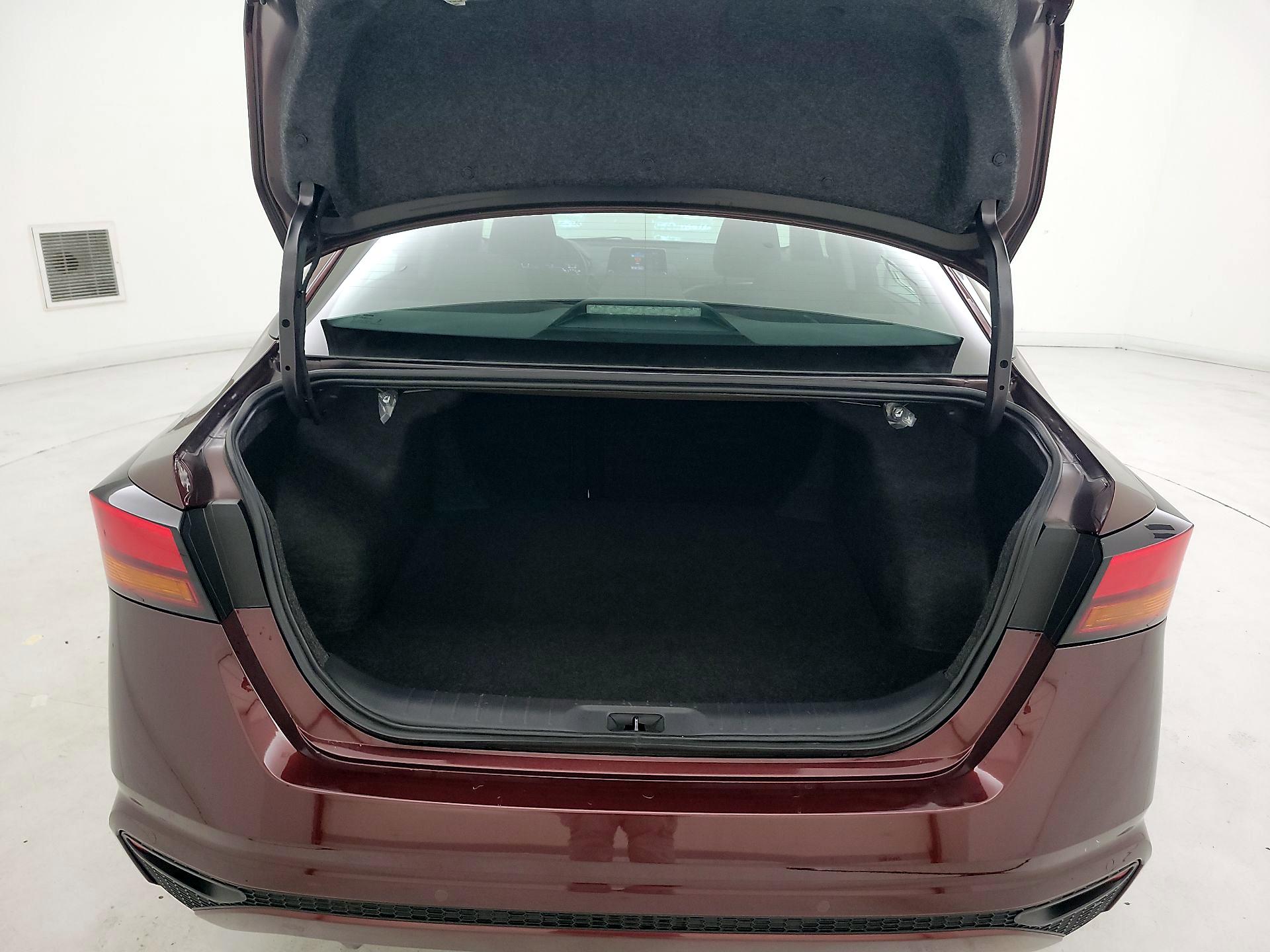 Thumbnail: 2025 Nissan Altima - 18