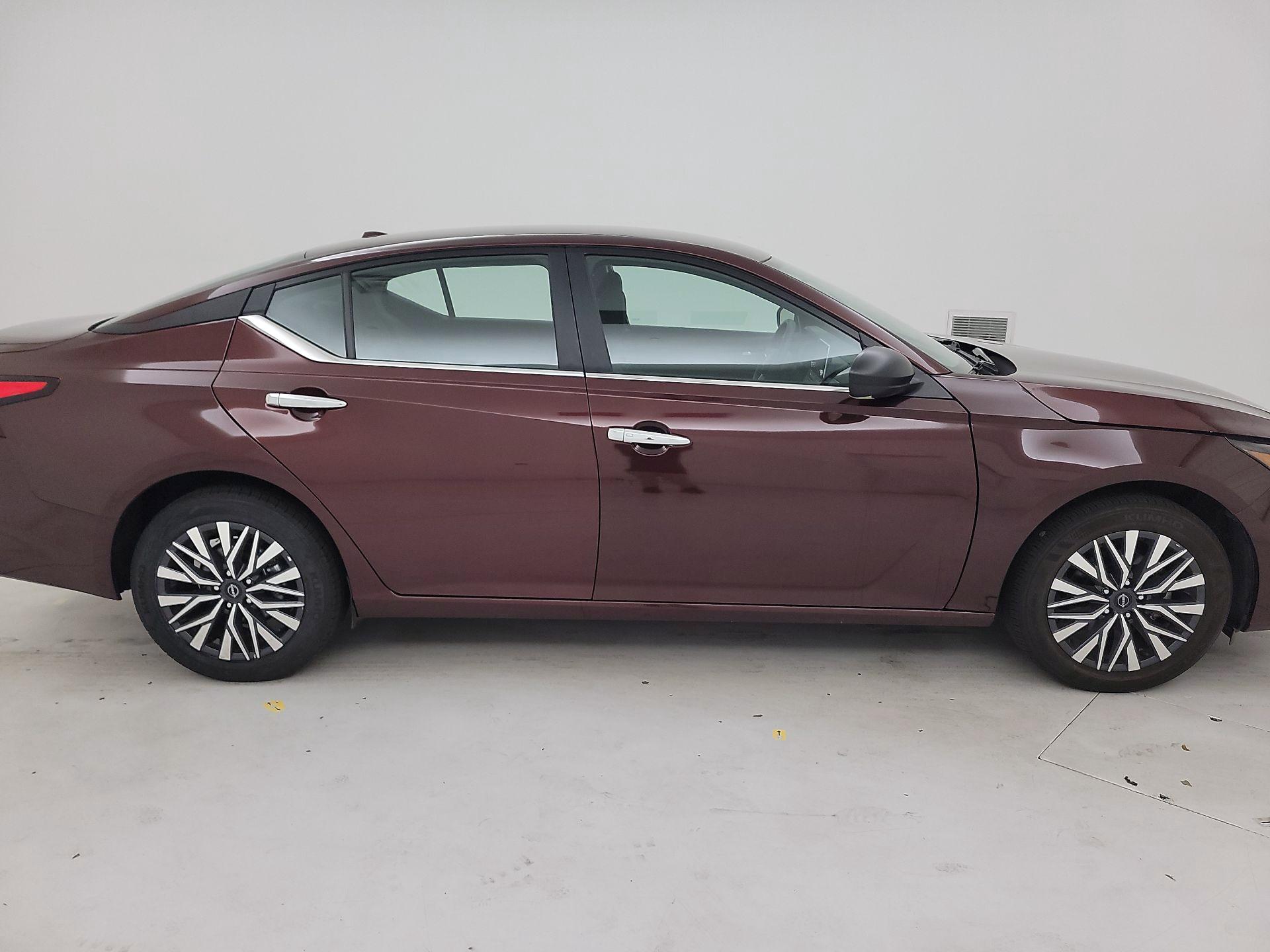 Thumbnail: 2025 Nissan Altima - 4