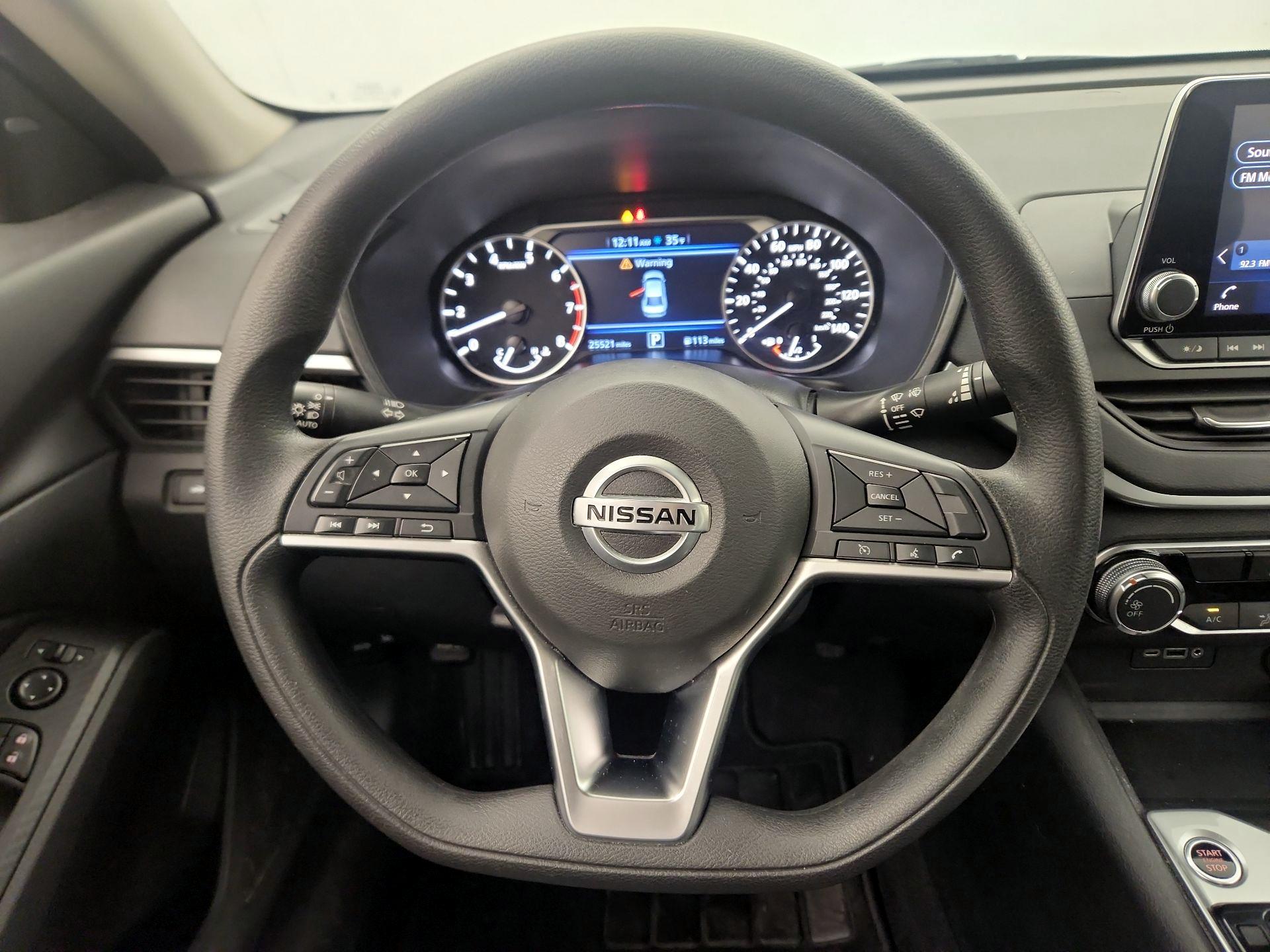 Thumbnail: 2022 Nissan Altima - 10