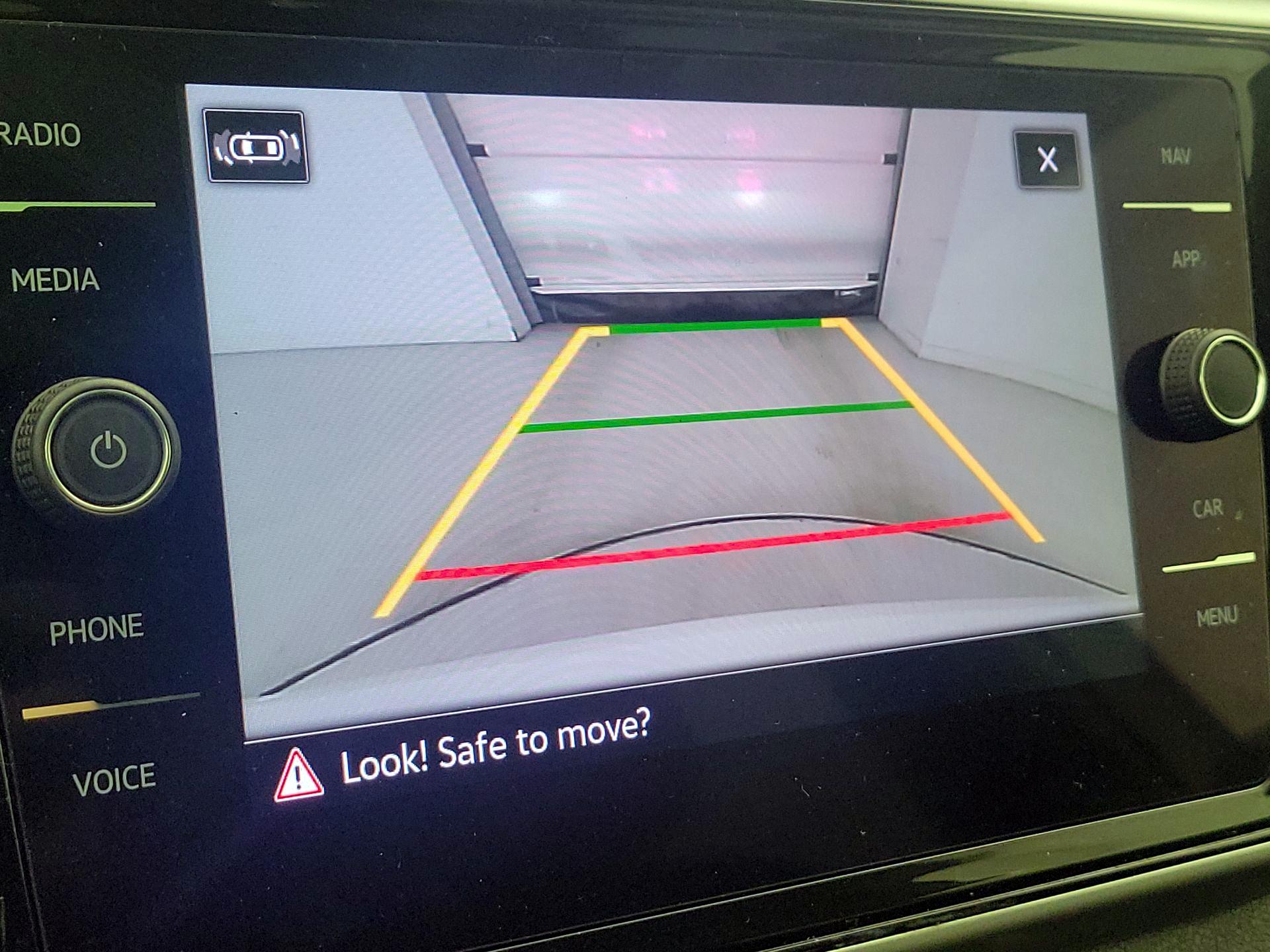 Thumbnail: 2022 Volkswagen Atlas - 14