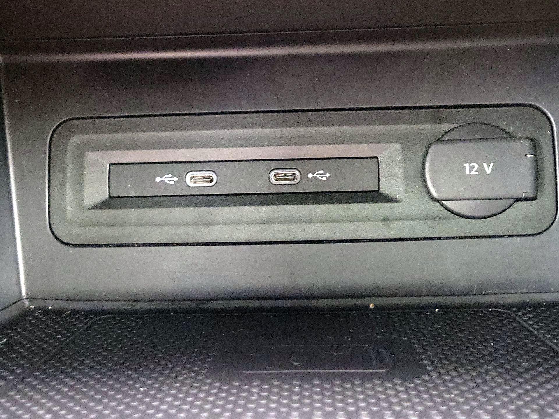 Thumbnail: 2022 Volkswagen Atlas - 18