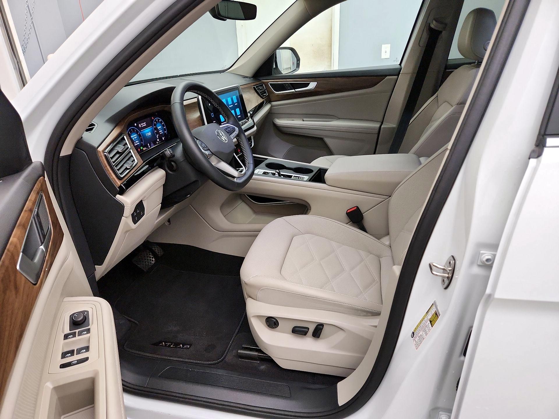 Thumbnail: 2024 Volkswagen Atlas - 11