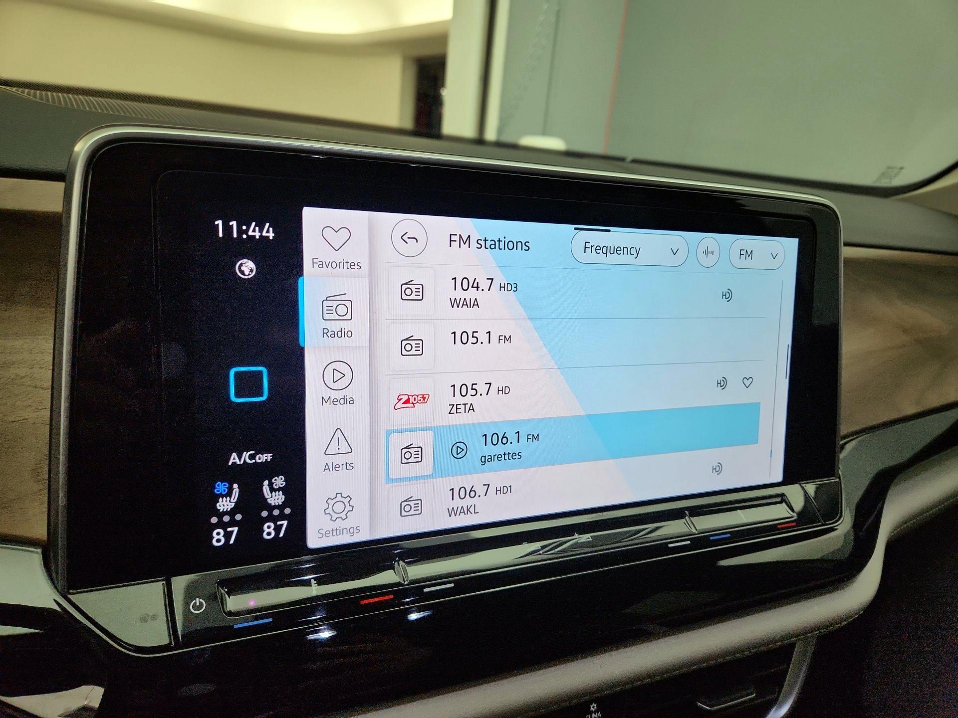 Thumbnail: 2024 Volkswagen Atlas - 15