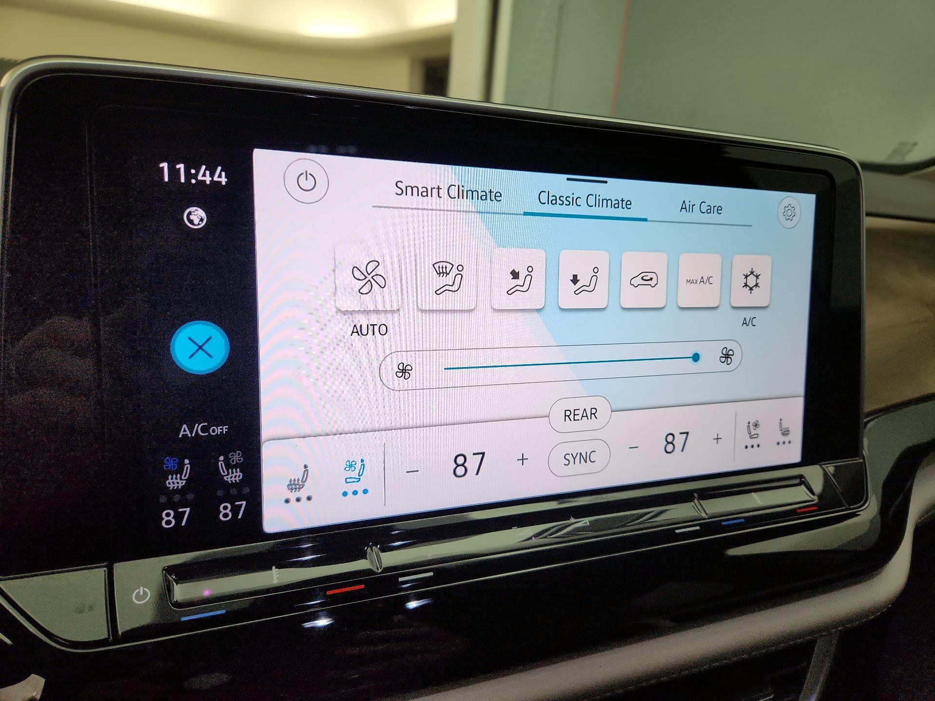 Thumbnail: 2024 Volkswagen Atlas - 16