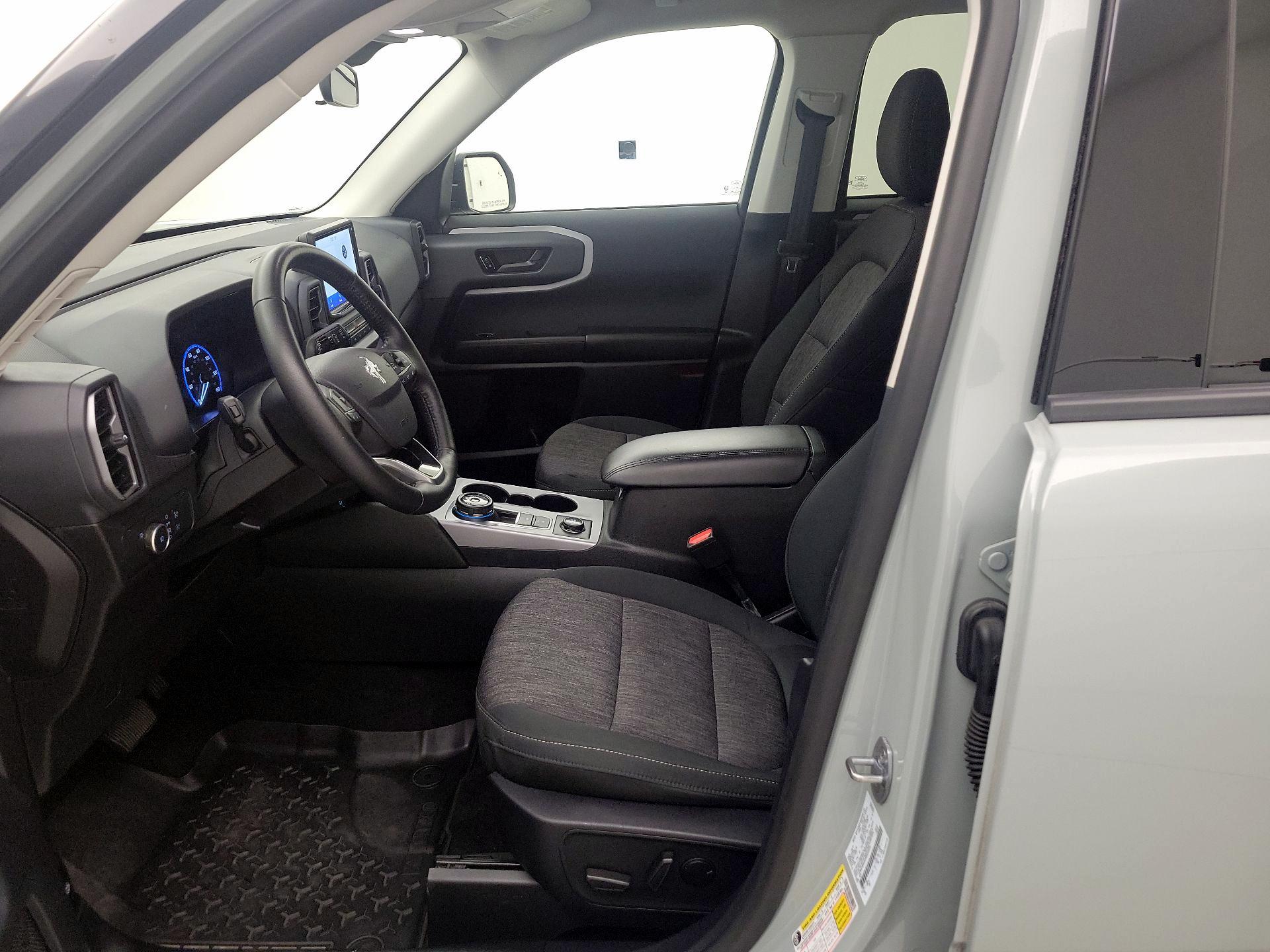 Thumbnail: 2022 Ford Bronco Sport - 11