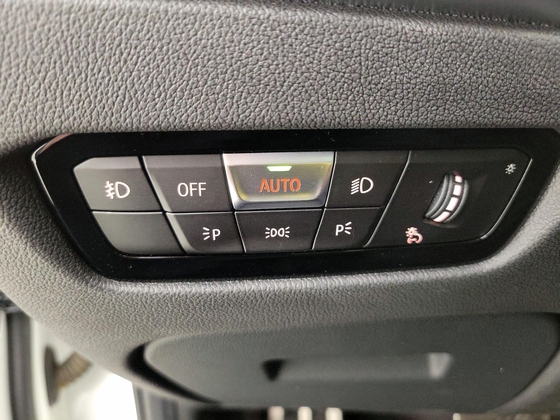 Thumbnail: 2020 BMW 3 Series - 13