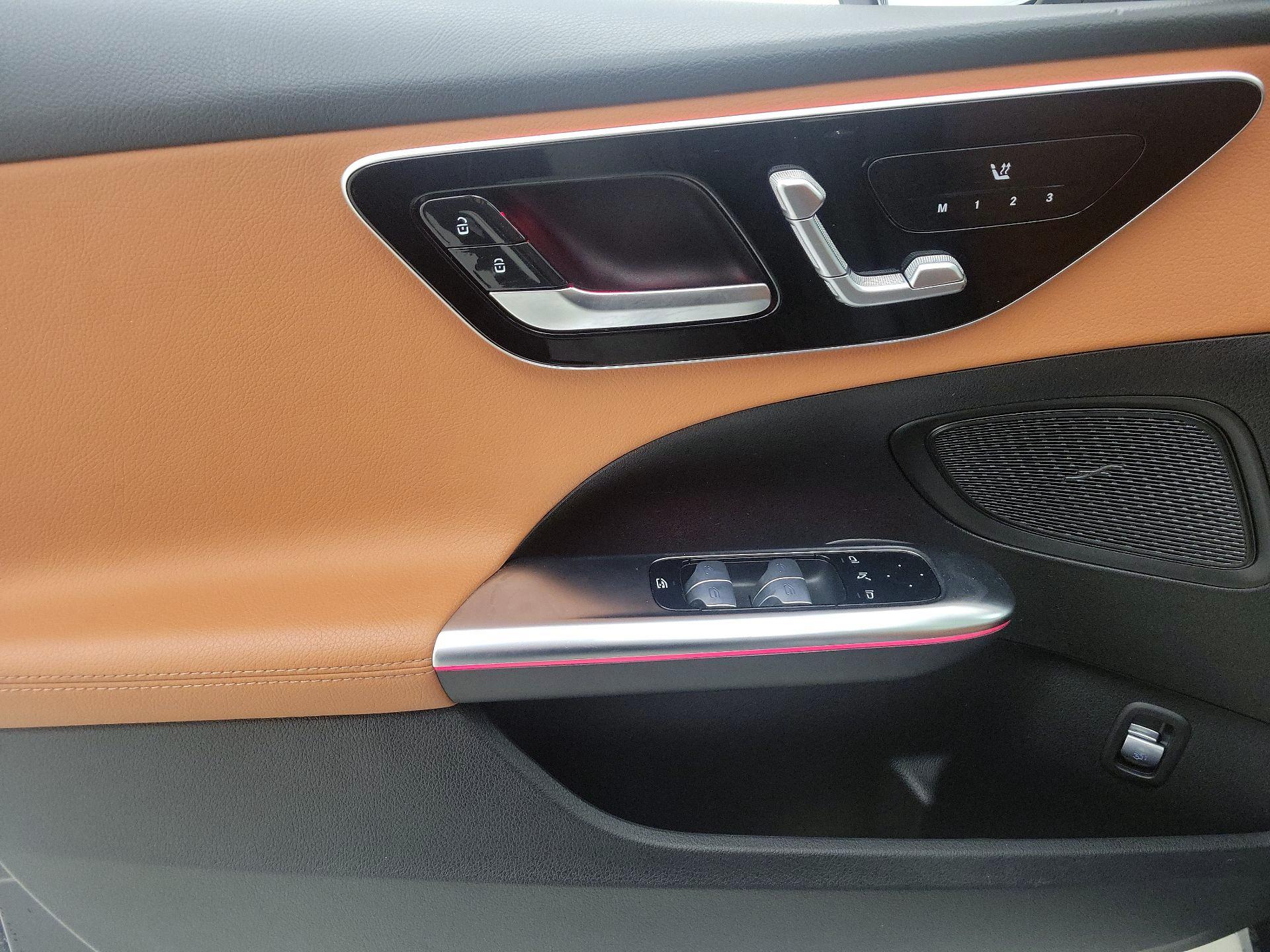 Thumbnail: 2023 Mercedes-Benz C-Class - 12