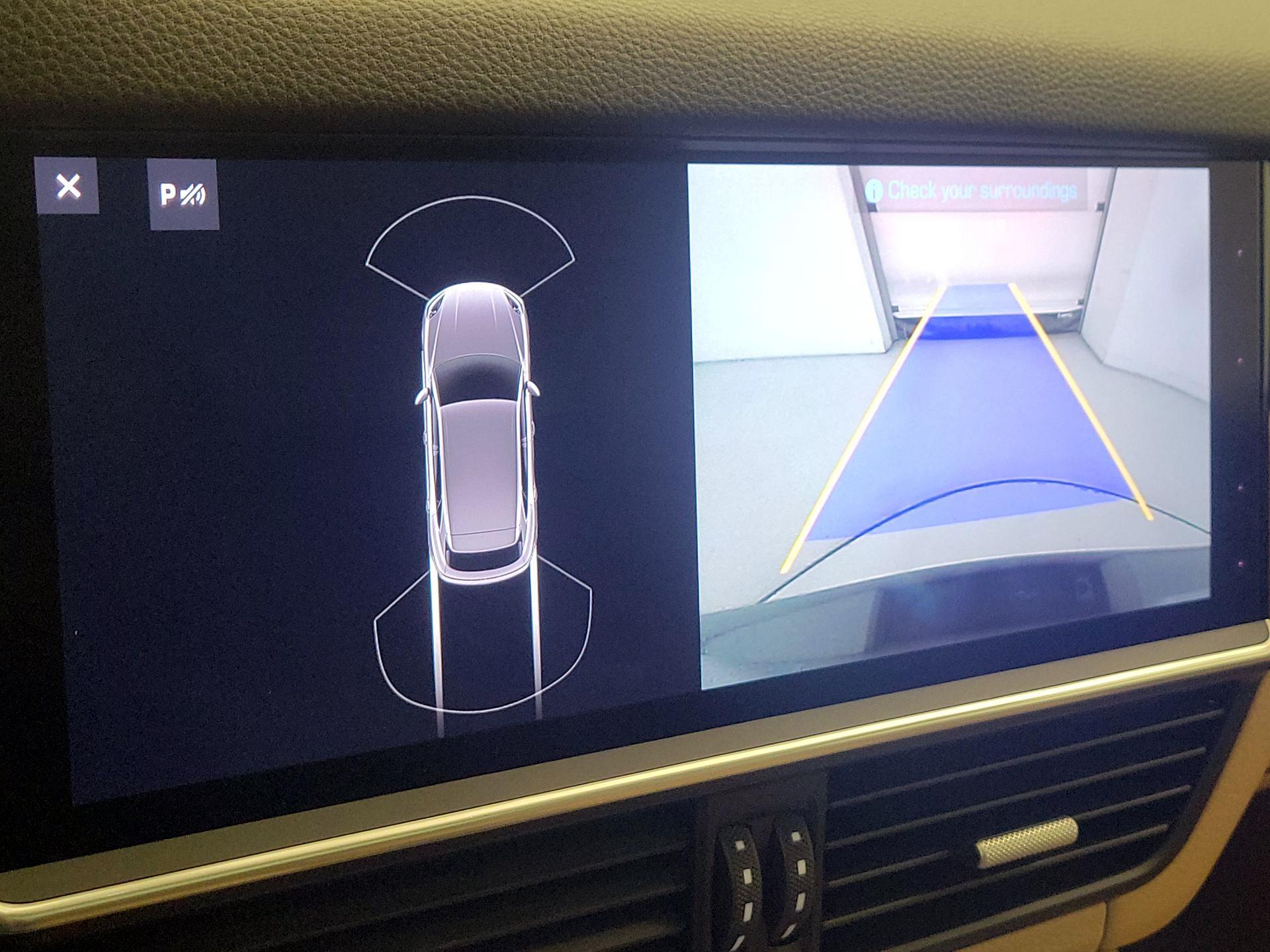 Thumbnail: 2020 Porsche Cayenne - 14