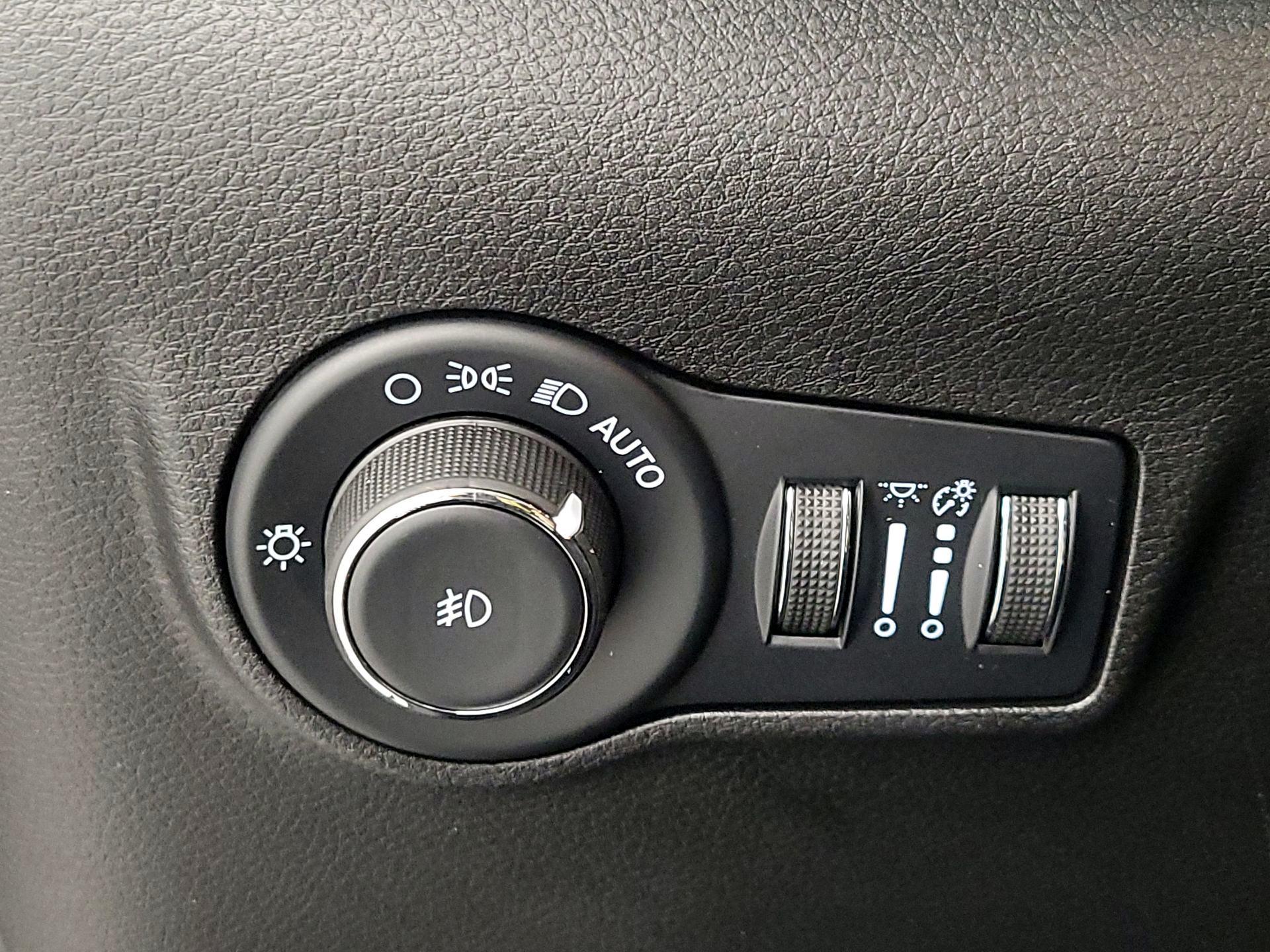 Thumbnail: 2022 Jeep Compass - 14