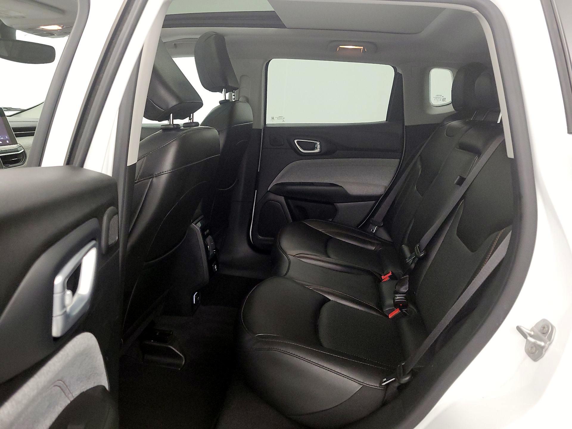 Thumbnail: 2022 Jeep Compass - 20