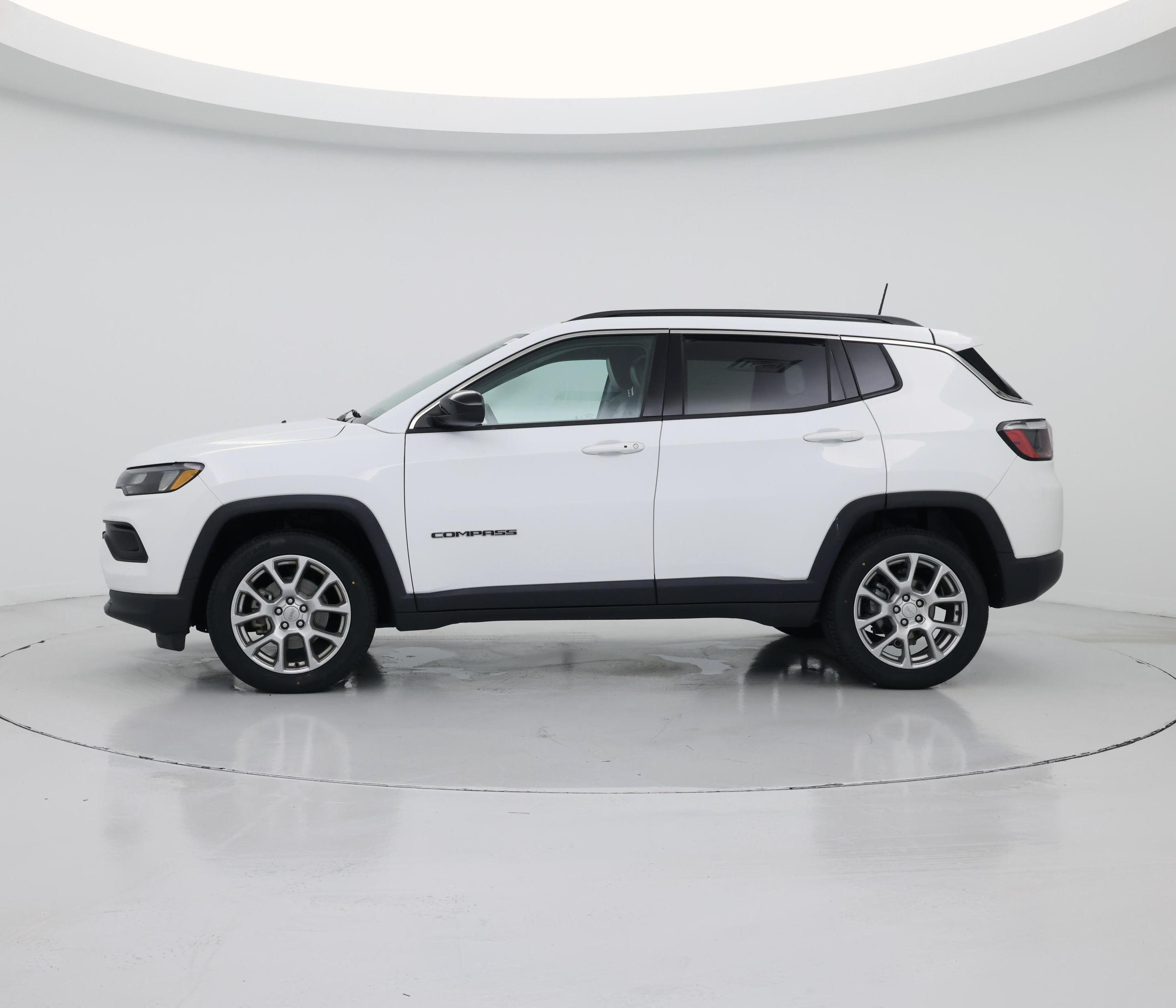 Thumbnail: 2022 Jeep Compass - 3