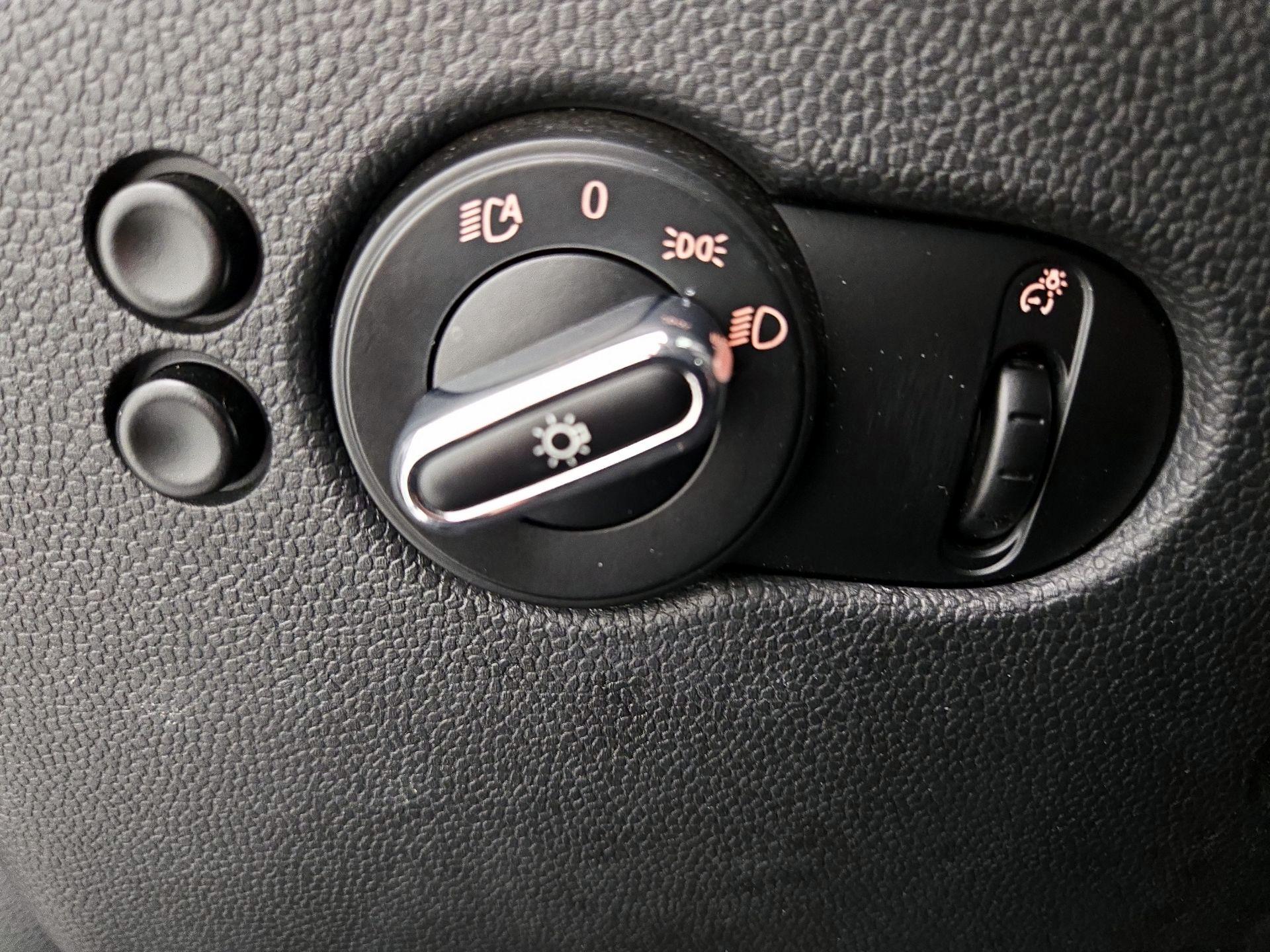 Thumbnail: 2020 MINI Cooper Hardtop - 13