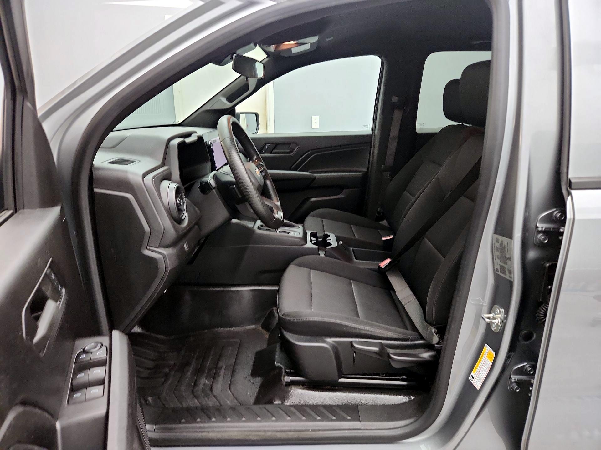 Thumbnail: 2023 Chevrolet Colorado - 11