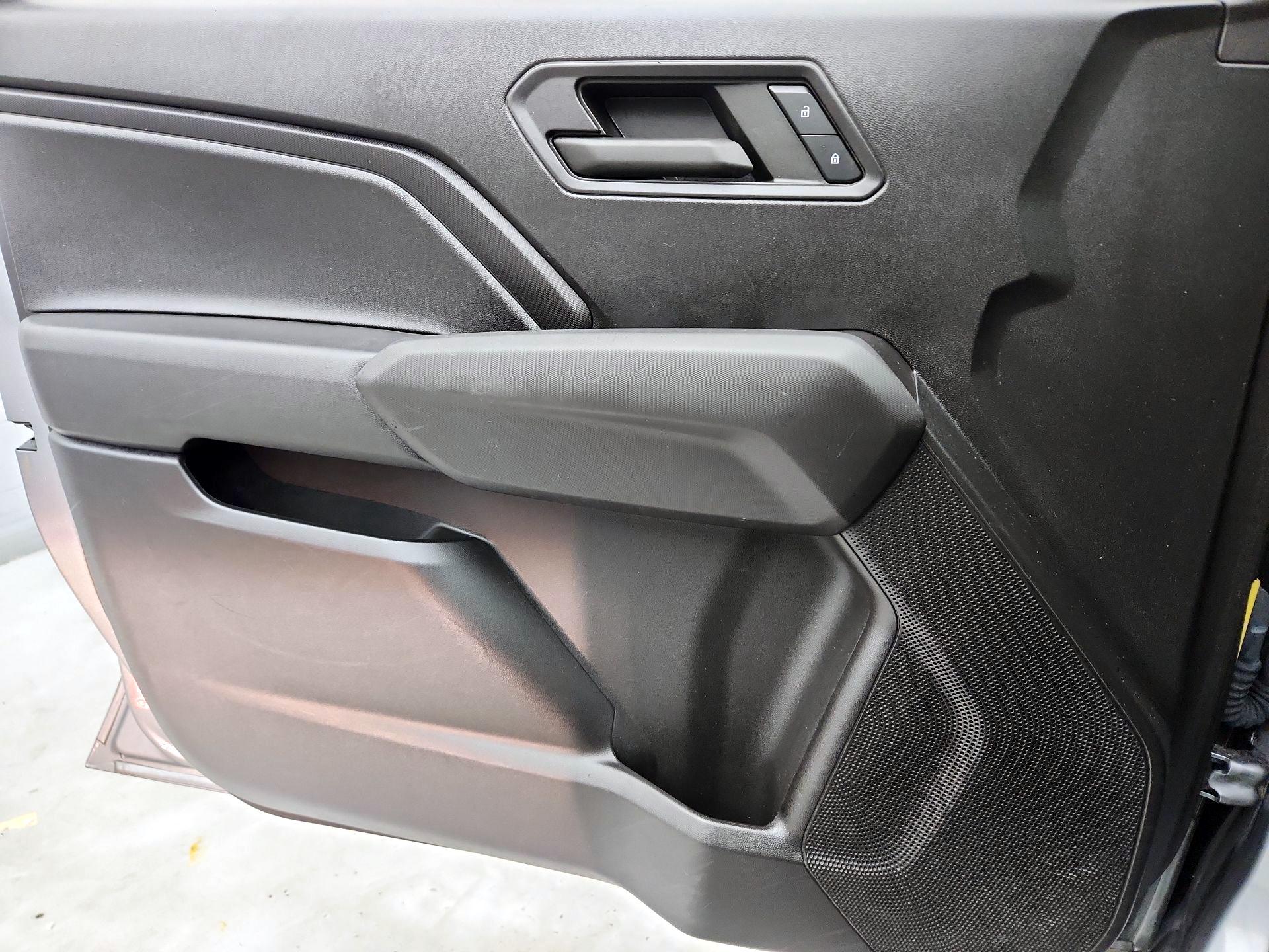 Thumbnail: 2023 Chevrolet Colorado - 12