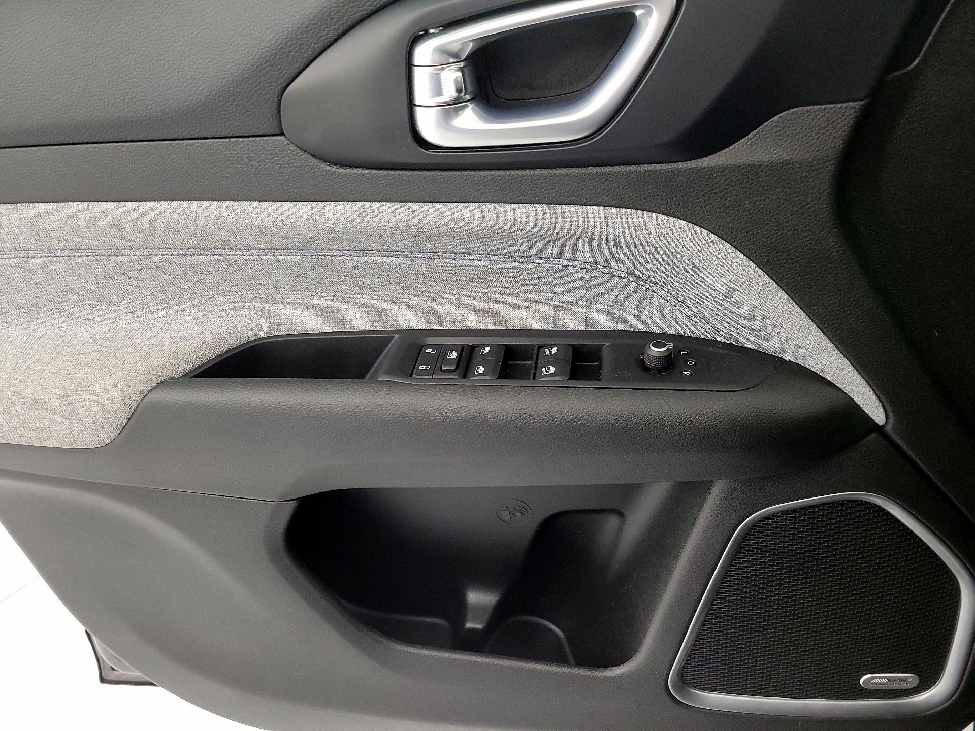 Thumbnail: 2022 Jeep Compass - 12