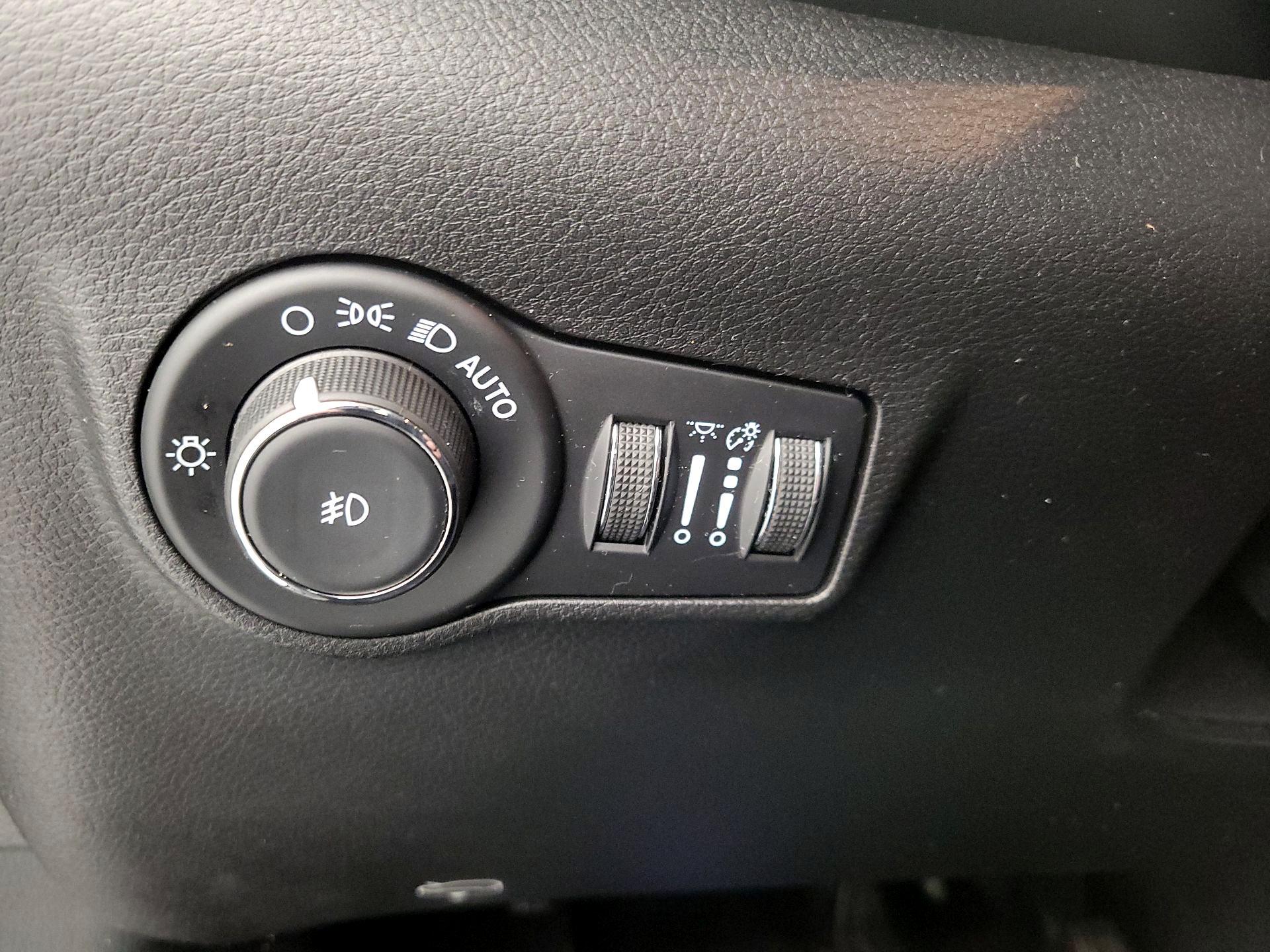 Thumbnail: 2022 Jeep Compass - 13