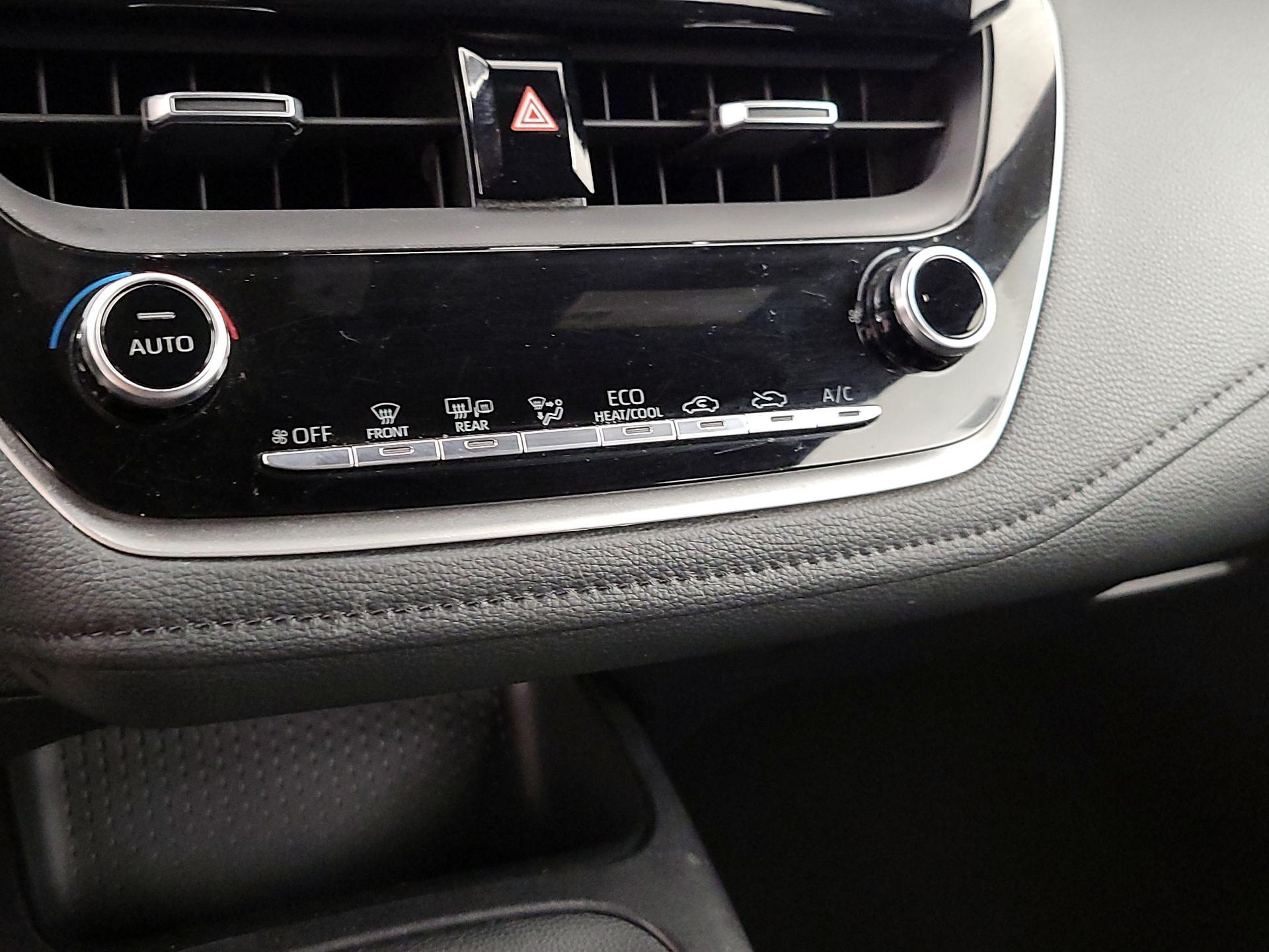 Thumbnail: 2021 Toyota Corolla - 16