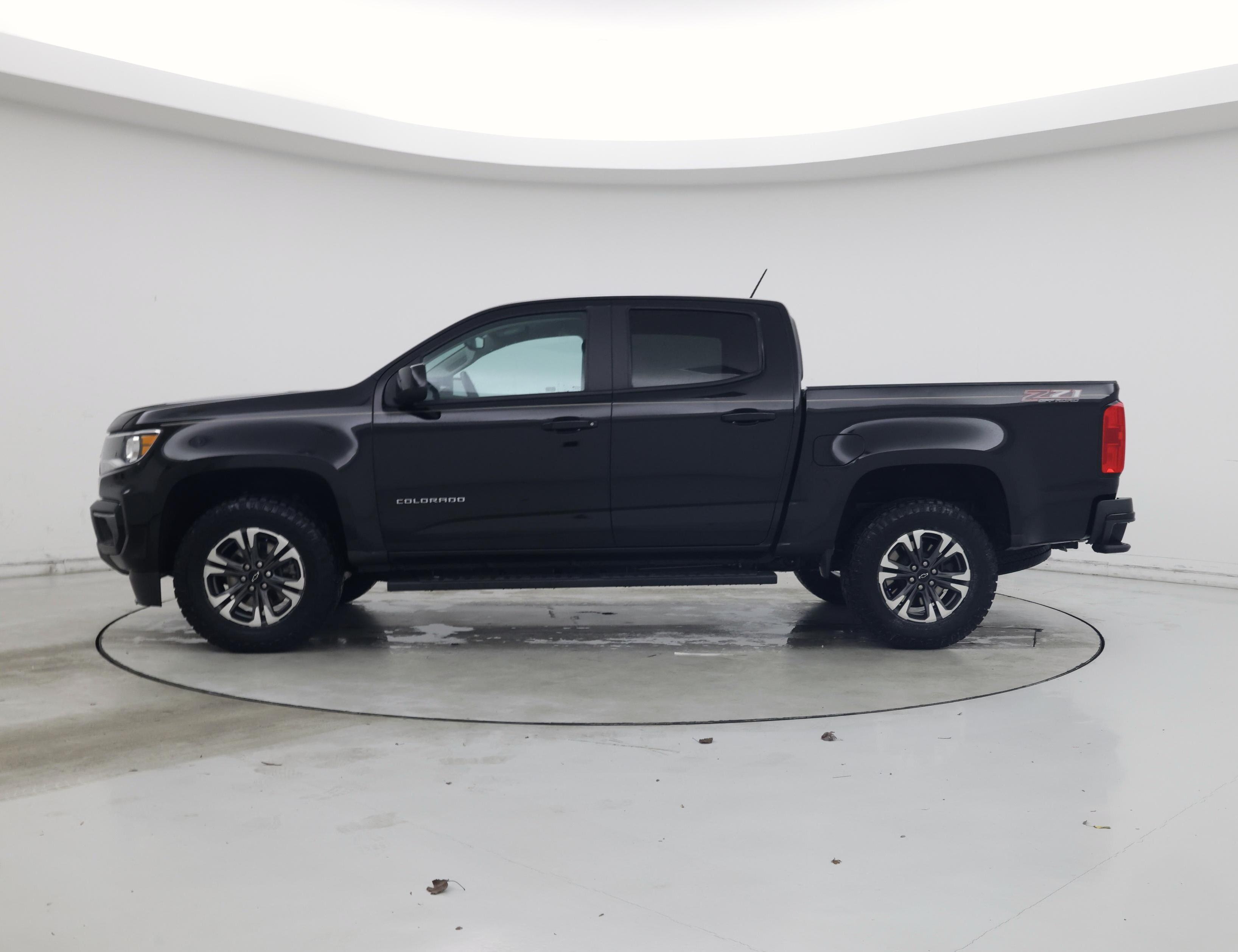 Thumbnail: 2022 Chevrolet Colorado - 3