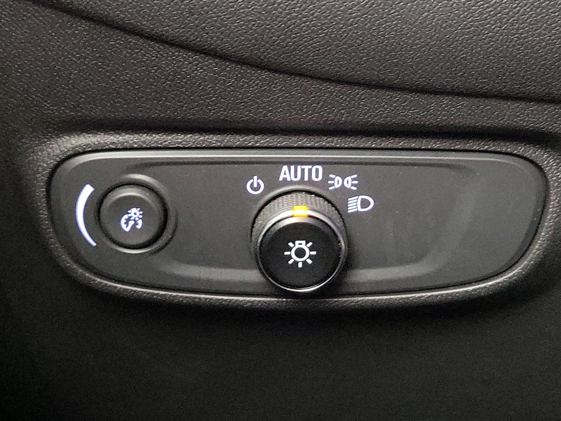 Thumbnail: 2022 Chevrolet Equinox - 13