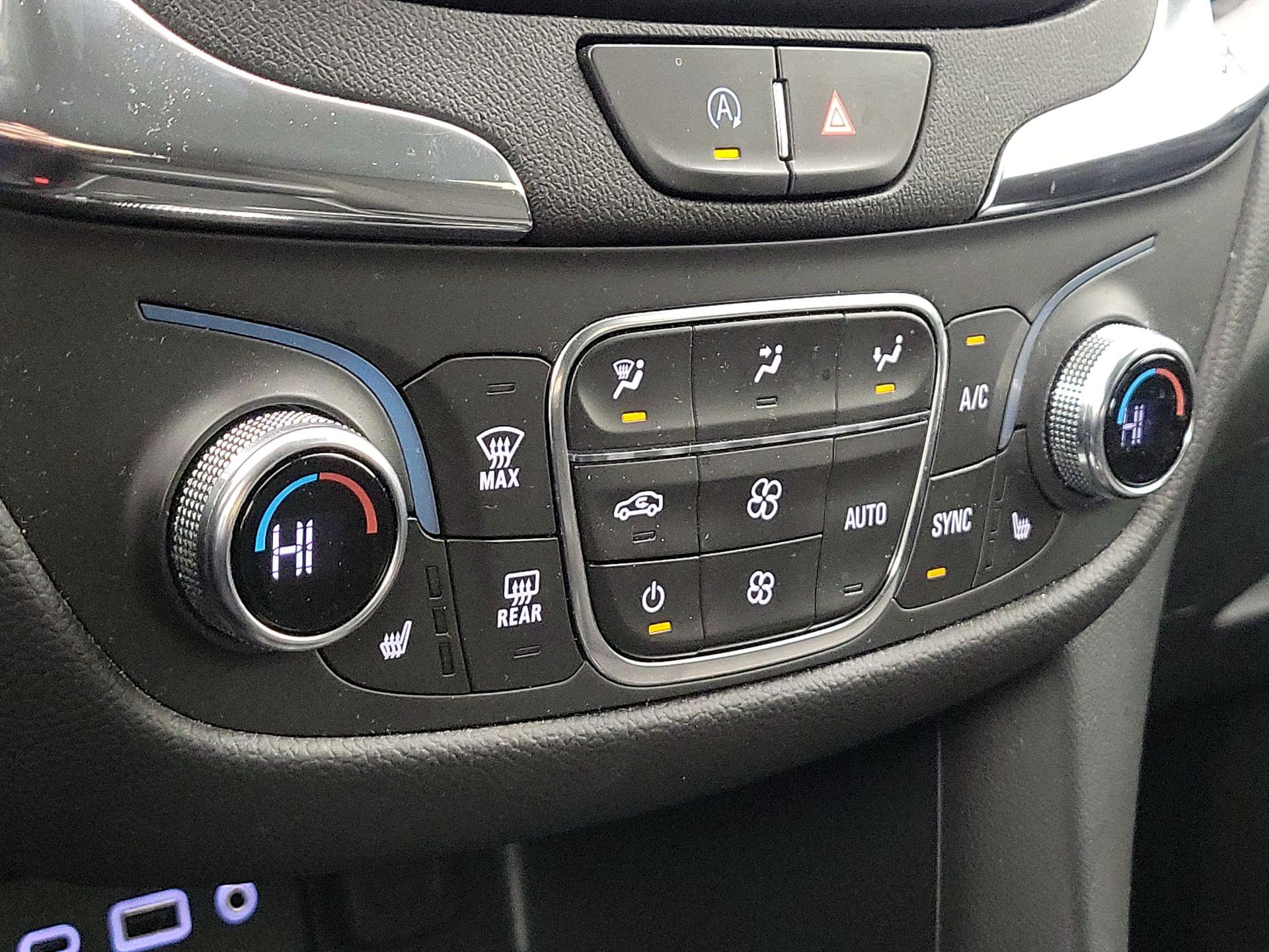 Thumbnail: 2022 Chevrolet Equinox - 16