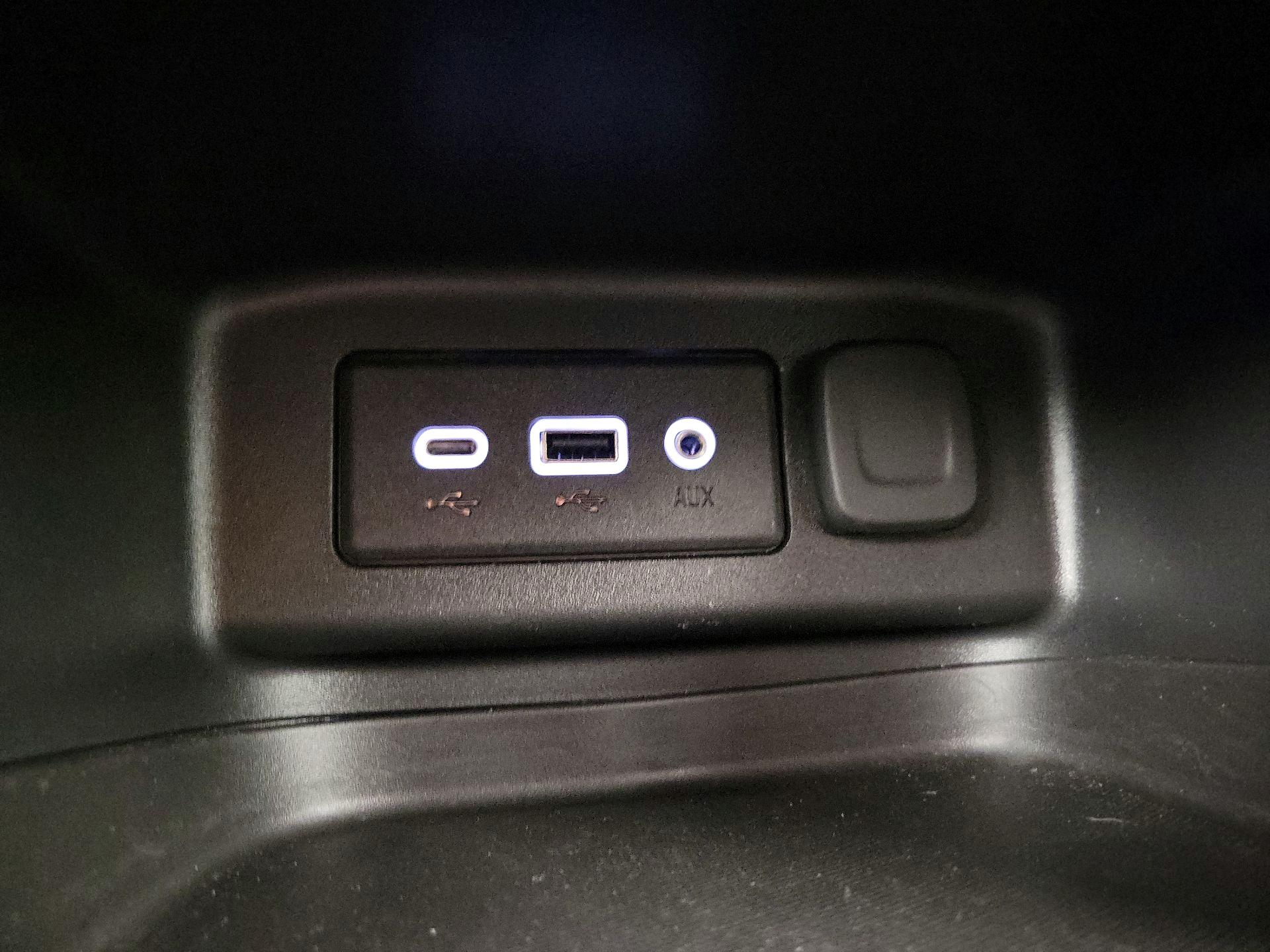 Thumbnail: 2022 Chevrolet Equinox - 18