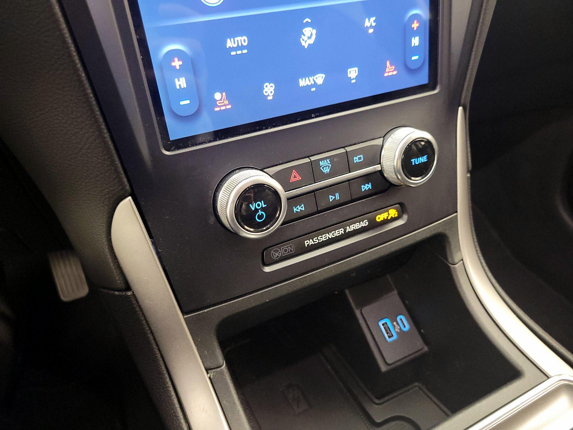 Thumbnail: 2022 Ford Edge - 16