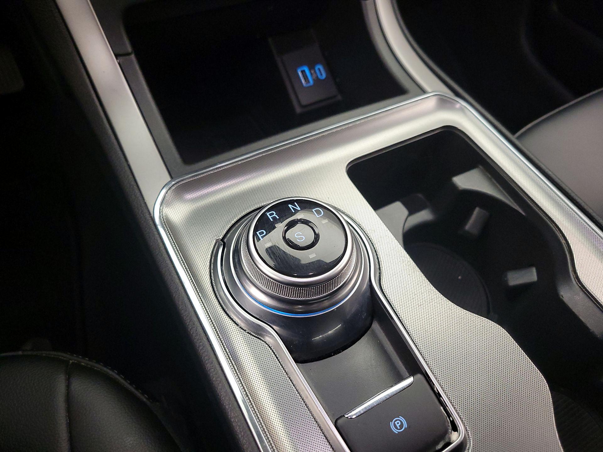 Thumbnail: 2022 Ford Edge - 17