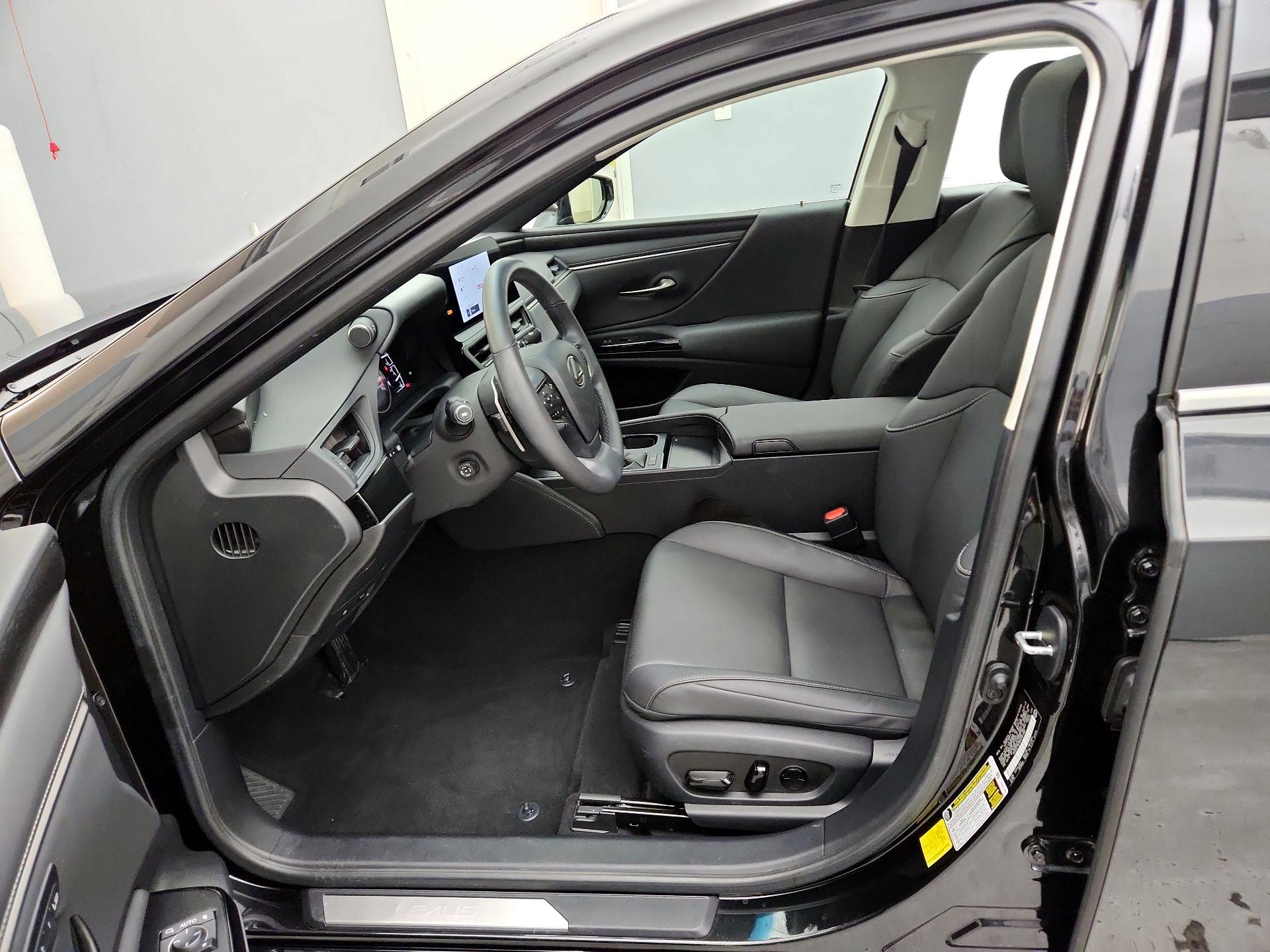 Thumbnail: 2023 Lexus ES - 11