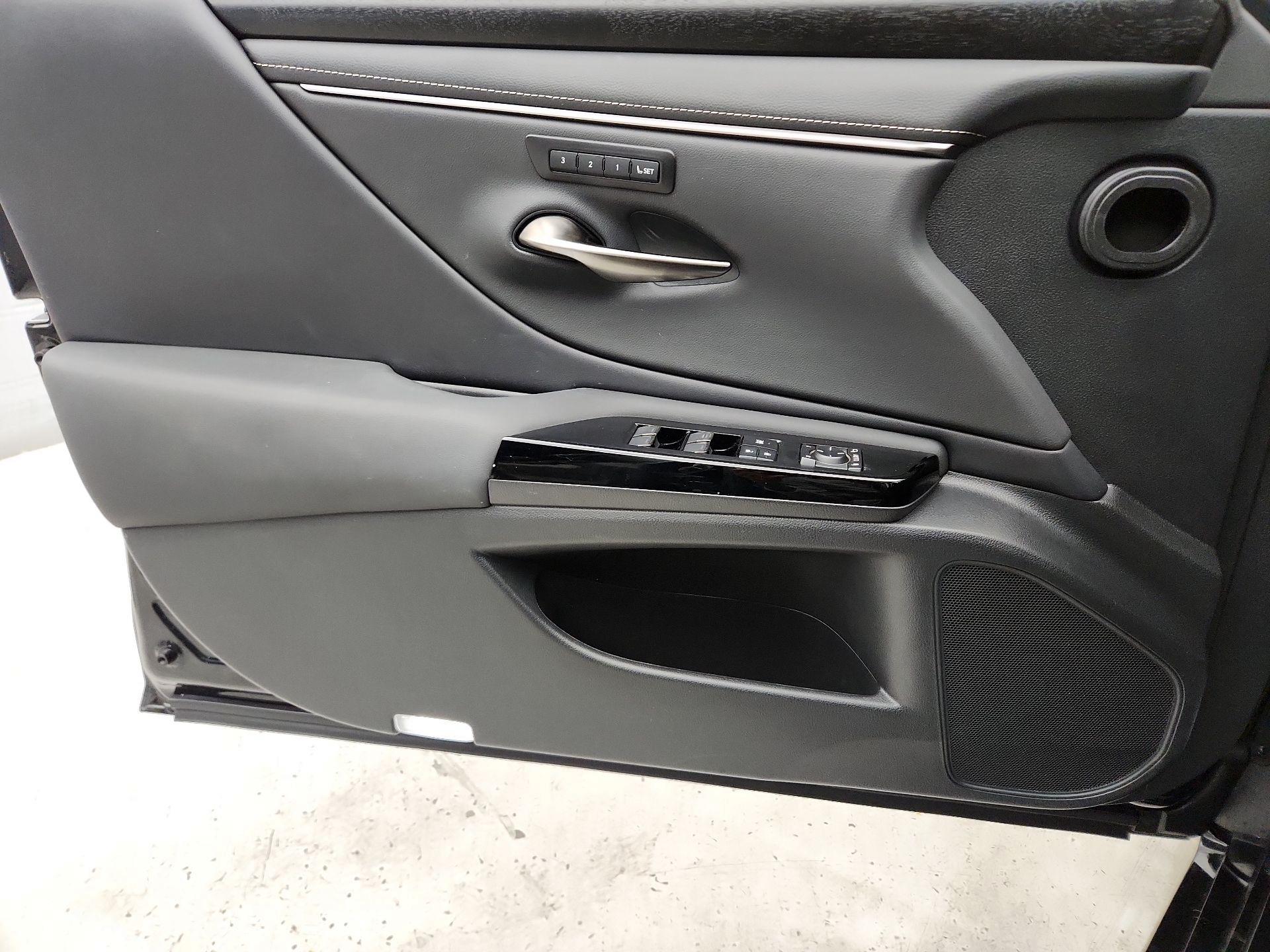 Thumbnail: 2023 Lexus ES - 12