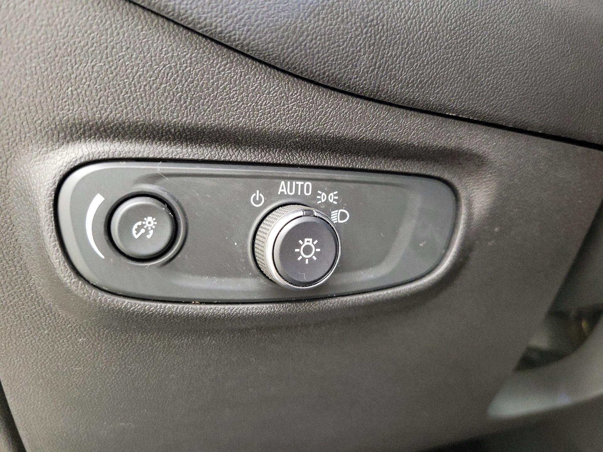 Thumbnail: 2020 Chevrolet Equinox - 13