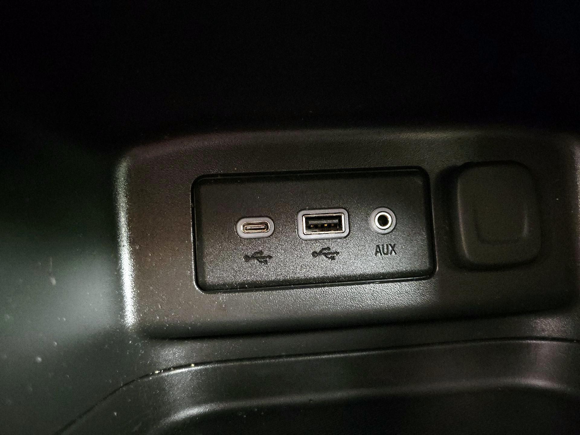 Thumbnail: 2020 Chevrolet Equinox - 18