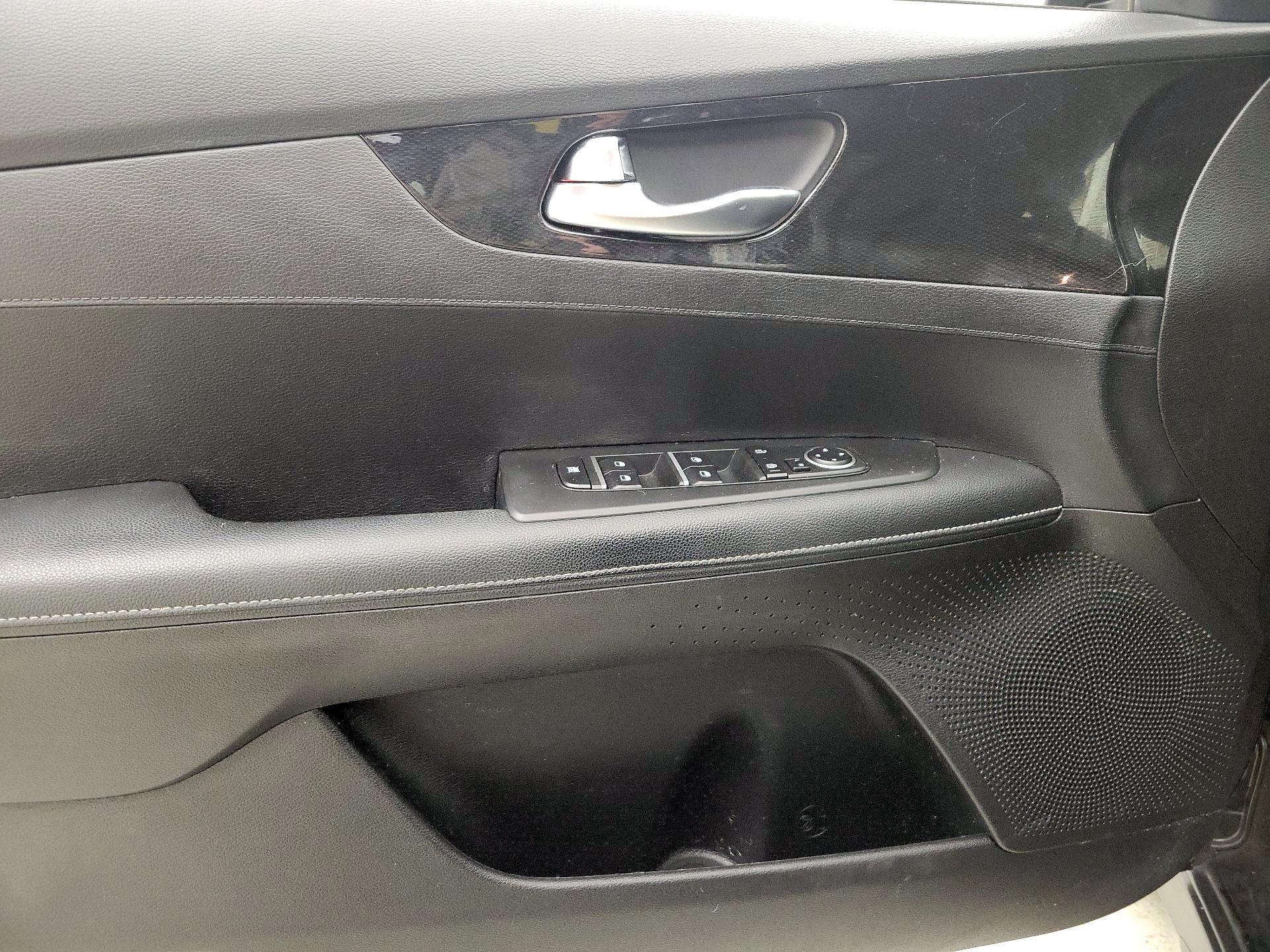 Thumbnail: 2023 Kia Forte - 12